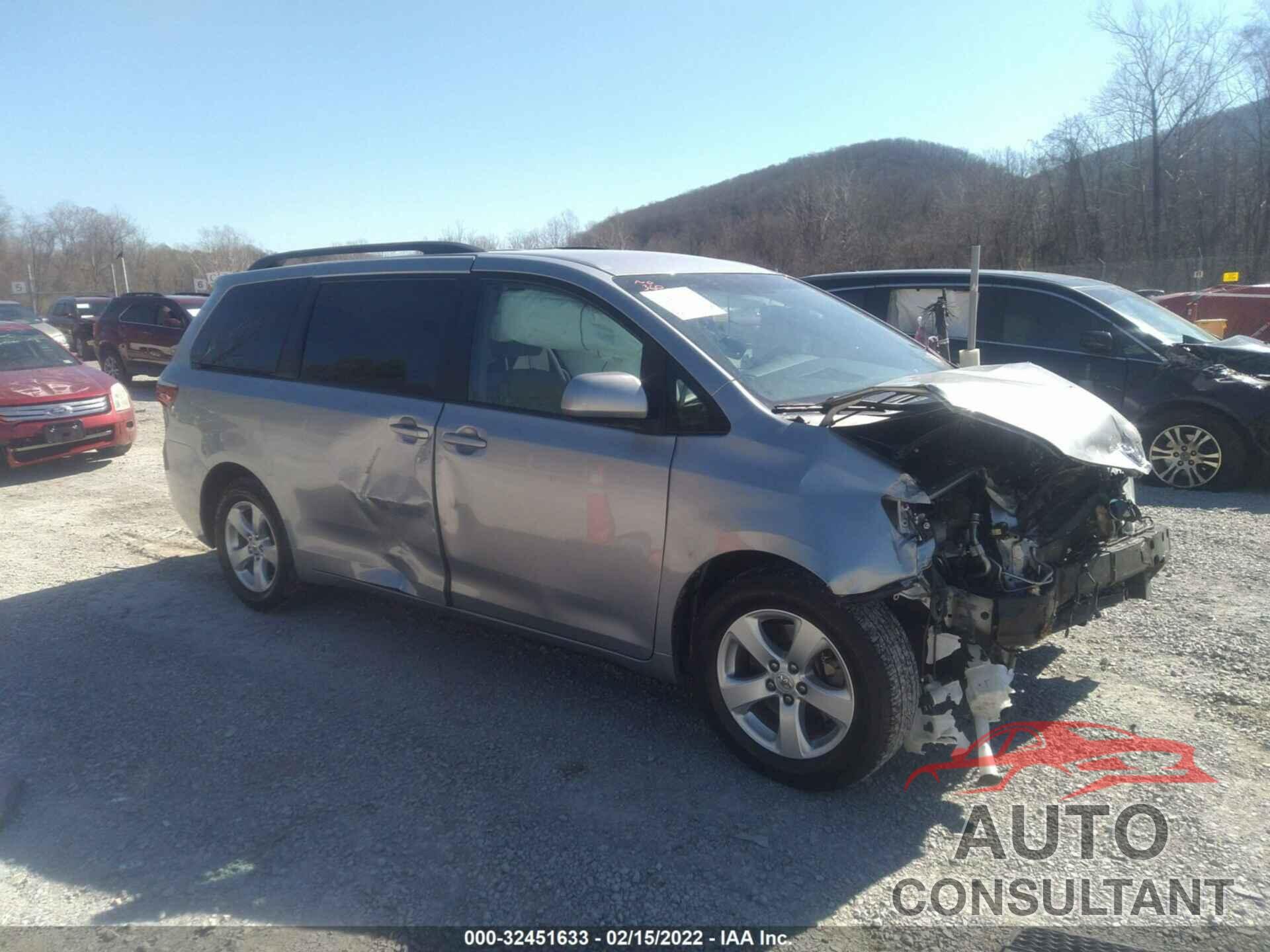 TOYOTA SIENNA 2017 - 5TDKZ3DC8HS819397