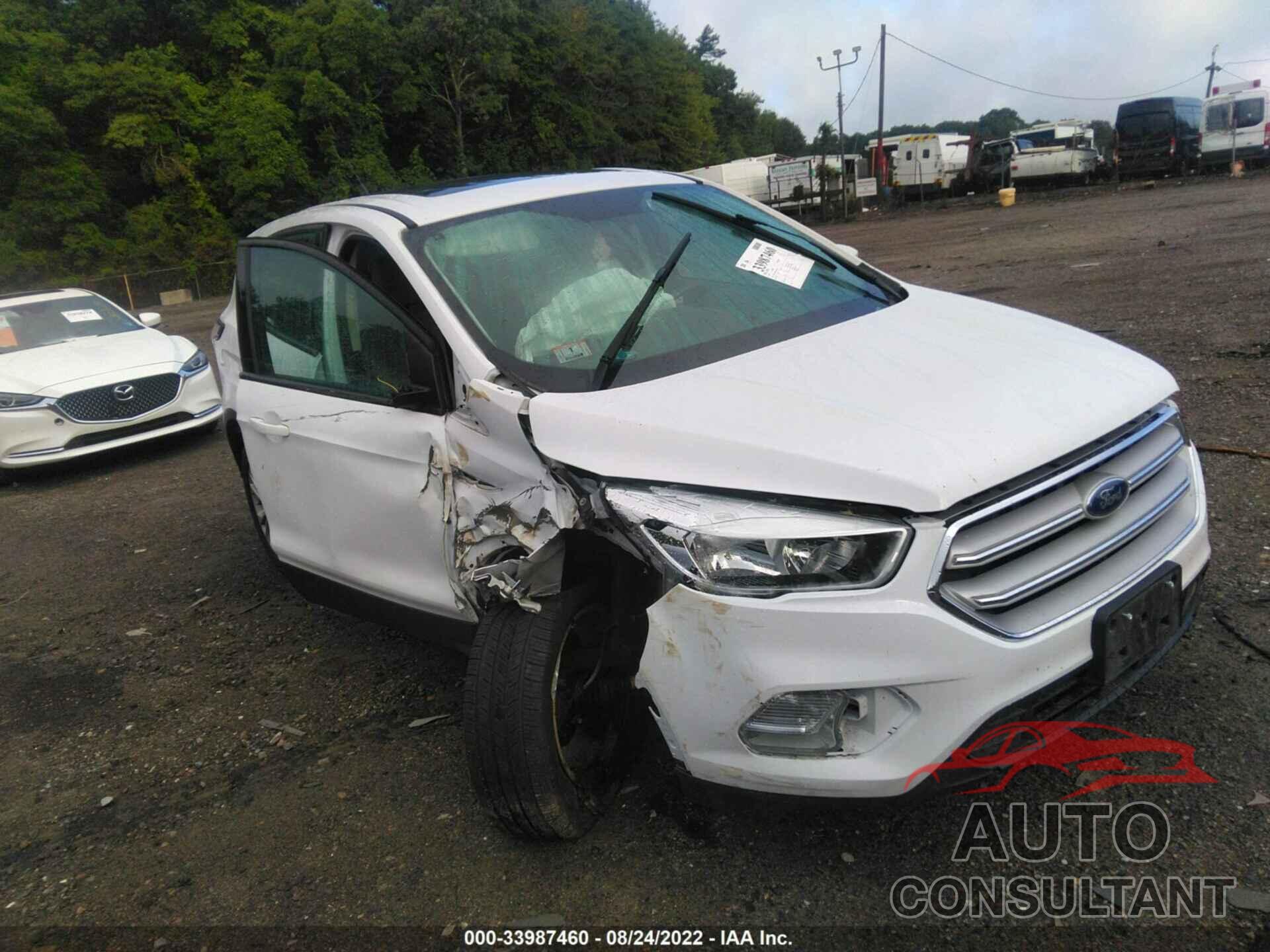 FORD ESCAPE 2017 - 1FMCU9G9XHUB33665