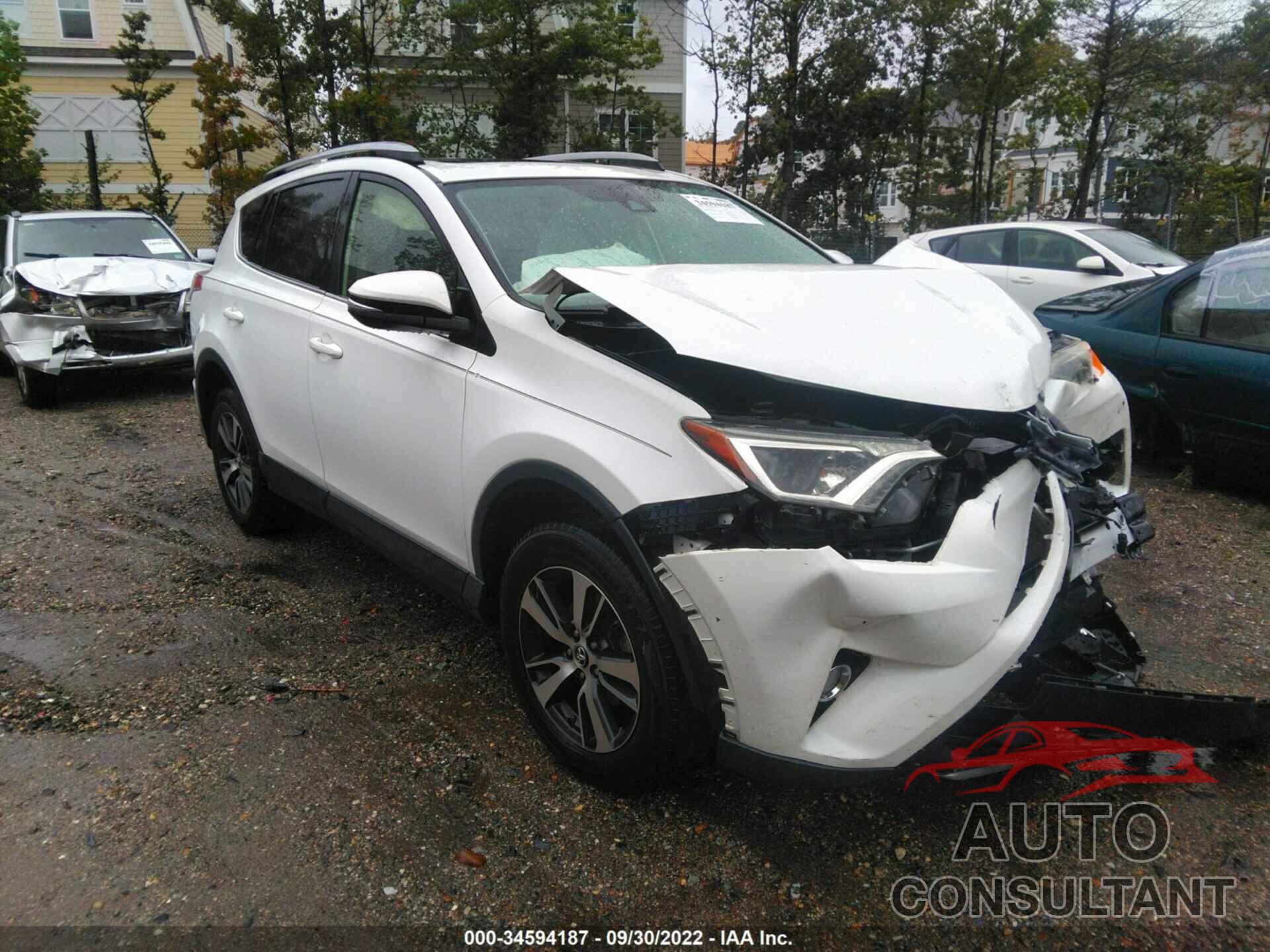 TOYOTA RAV4 2017 - JTMRFREV0HJ109224