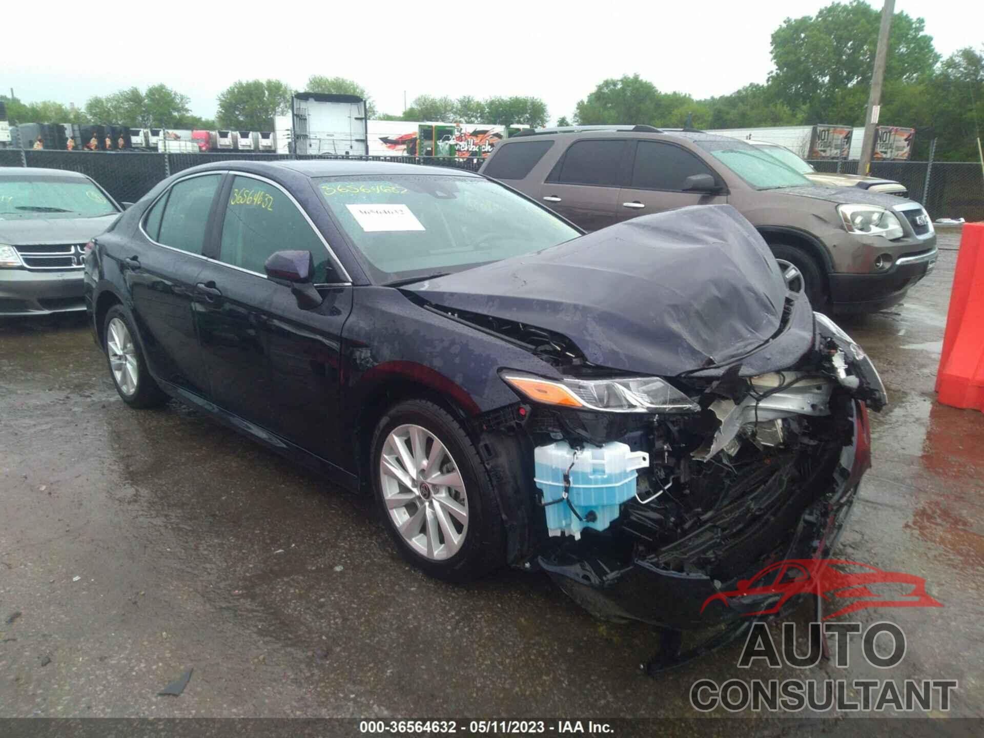 TOYOTA CAMRY 2022 - 4T1C11AK8NU623376
