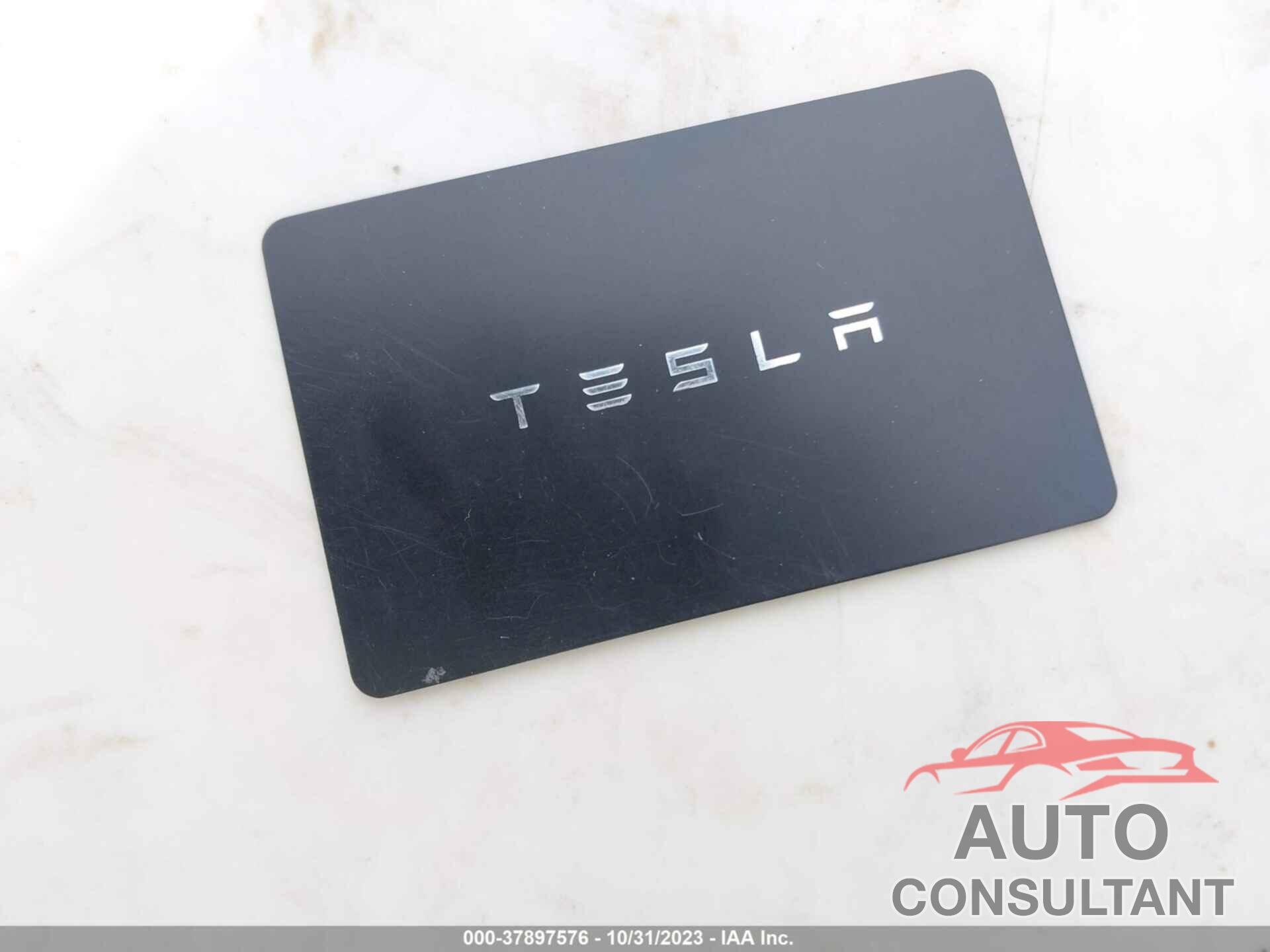 TESLA MODEL Y 2021 - 5YJYGAEE9MF157445