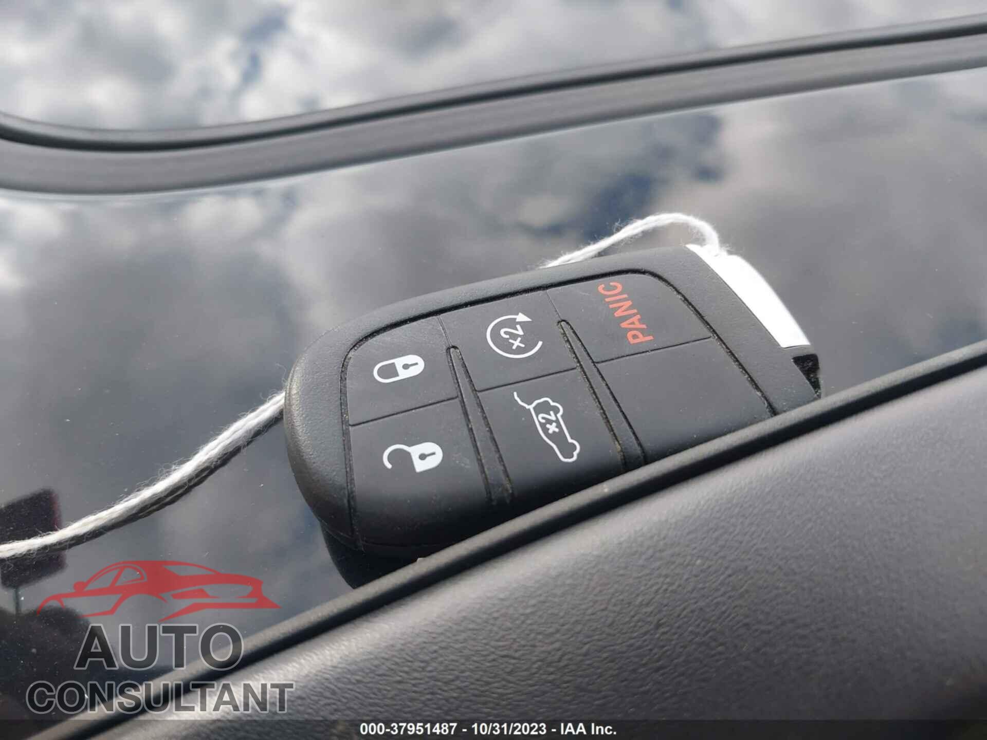 JEEP COMPASS 2018 - 3C4NJDDB0JT263924
