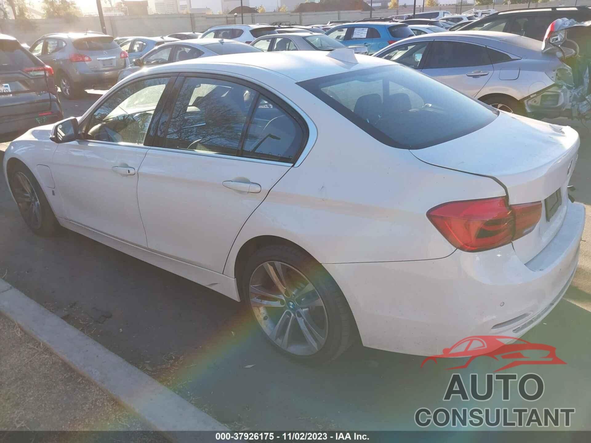 BMW 3 SERIES 2018 - WBA8E1C5XJA756722