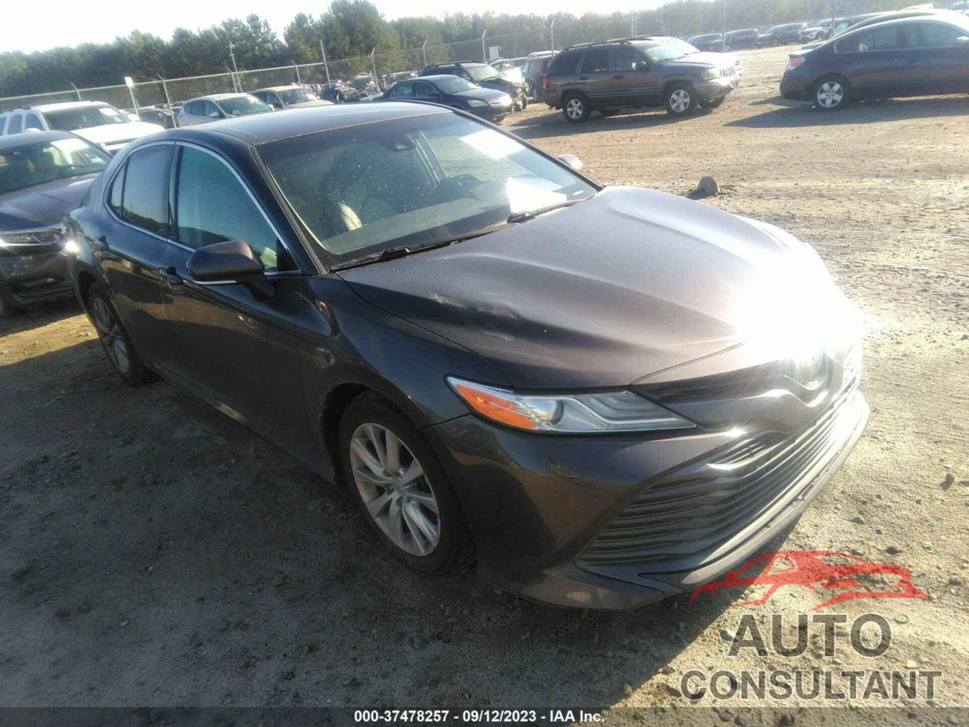 TOYOTA CAMRY 2018 - 4T1B11HK9JU044974
