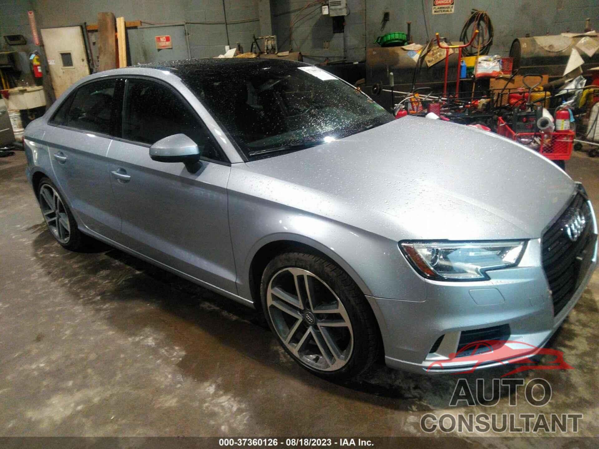 AUDI A3 2018 - WAUB8GFF6J1044745