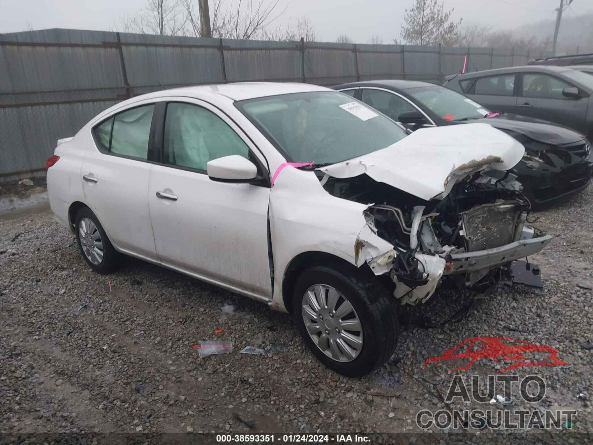 NISSAN VERSA 2018 - 3N1CN7AP8JL884604