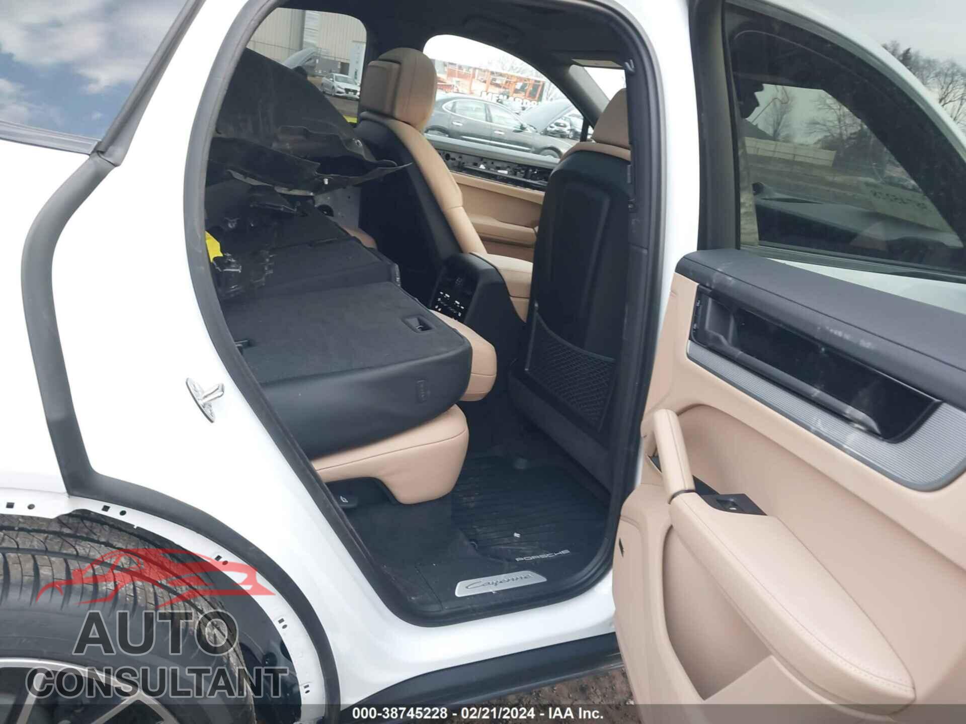 PORSCHE CAYENNE 2024 - WP1BA2AY3RDA52426