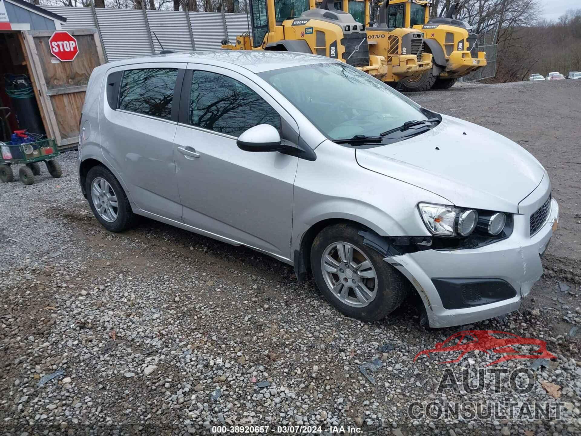 CHEVROLET SONIC 2016 - 1G1JC6SG5G4158371