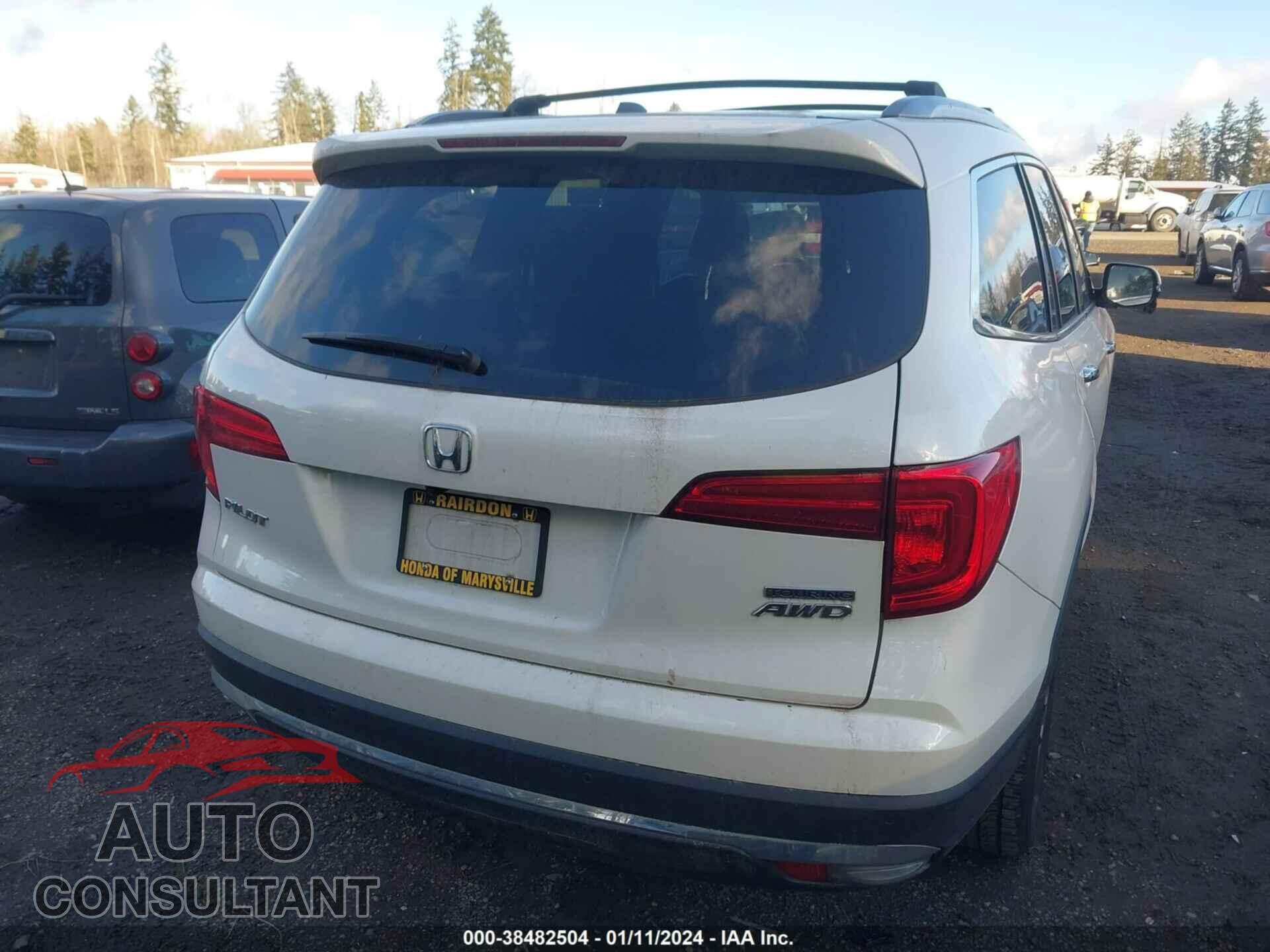 HONDA PILOT 2018 - 5FNYF6H96JB051805