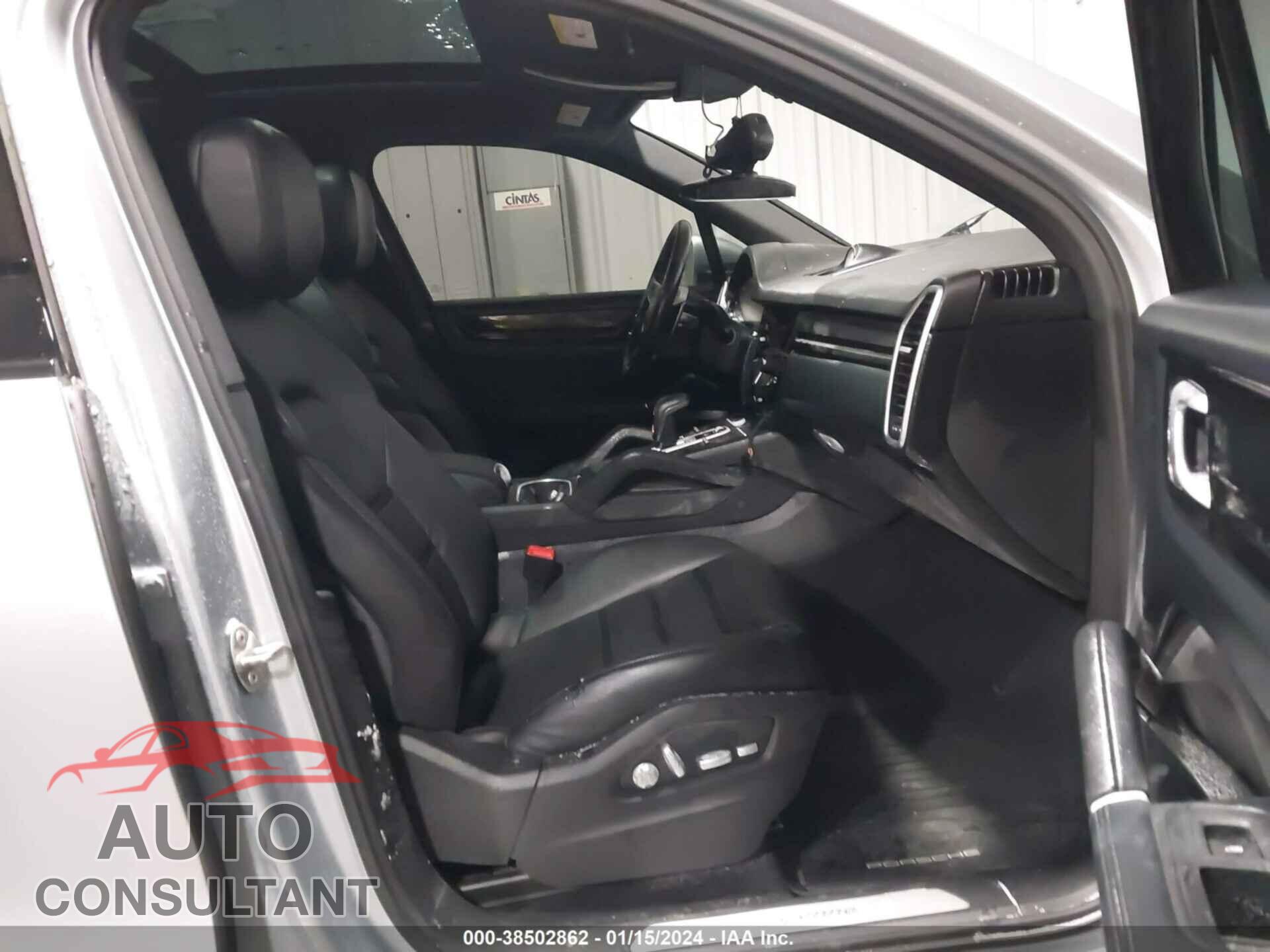 PORSCHE CAYENNE 2019 - WP1AA2AY7KDA04025
