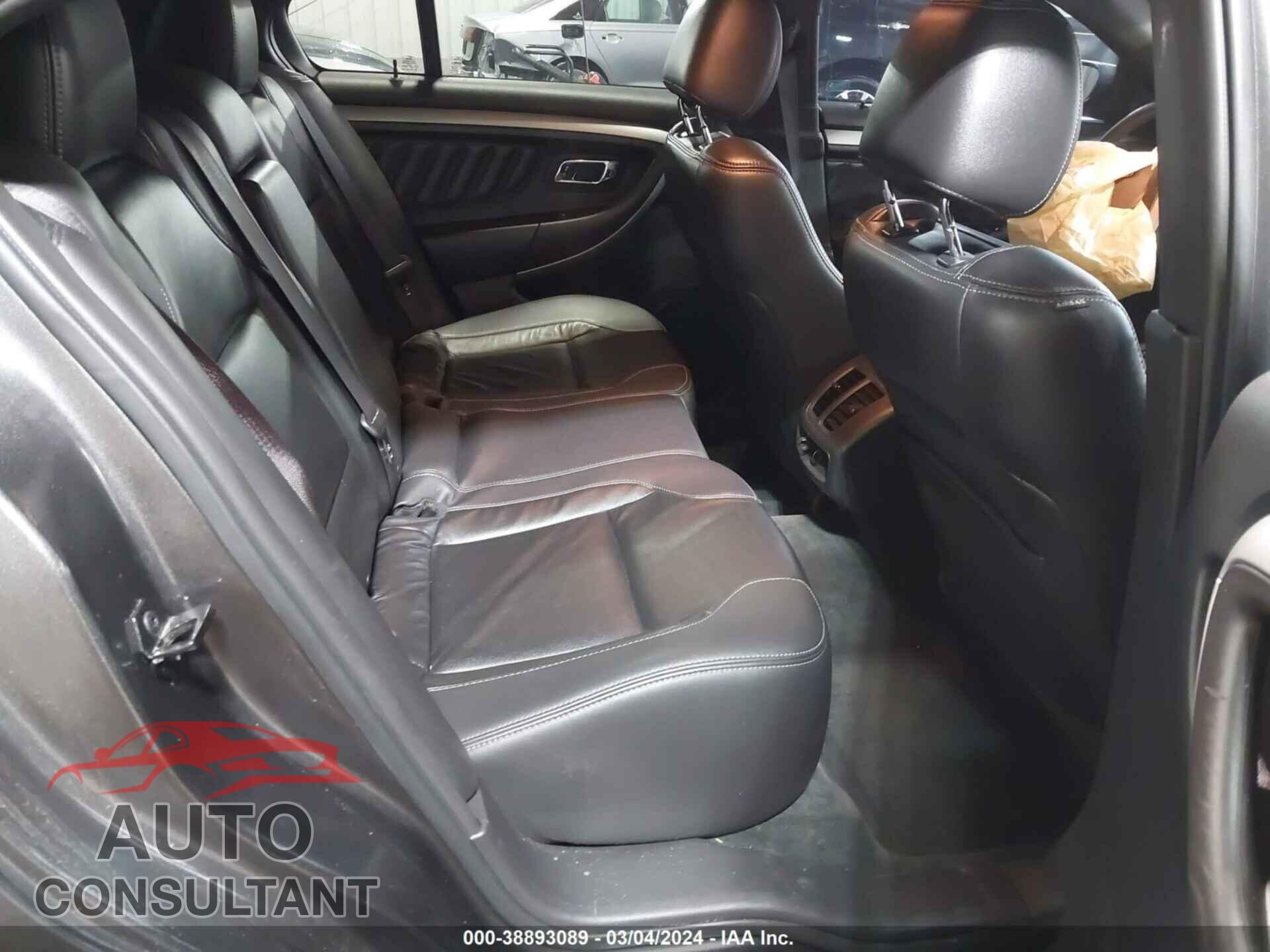FORD TAURUS 2017 - 1FAHP2E81HG107057