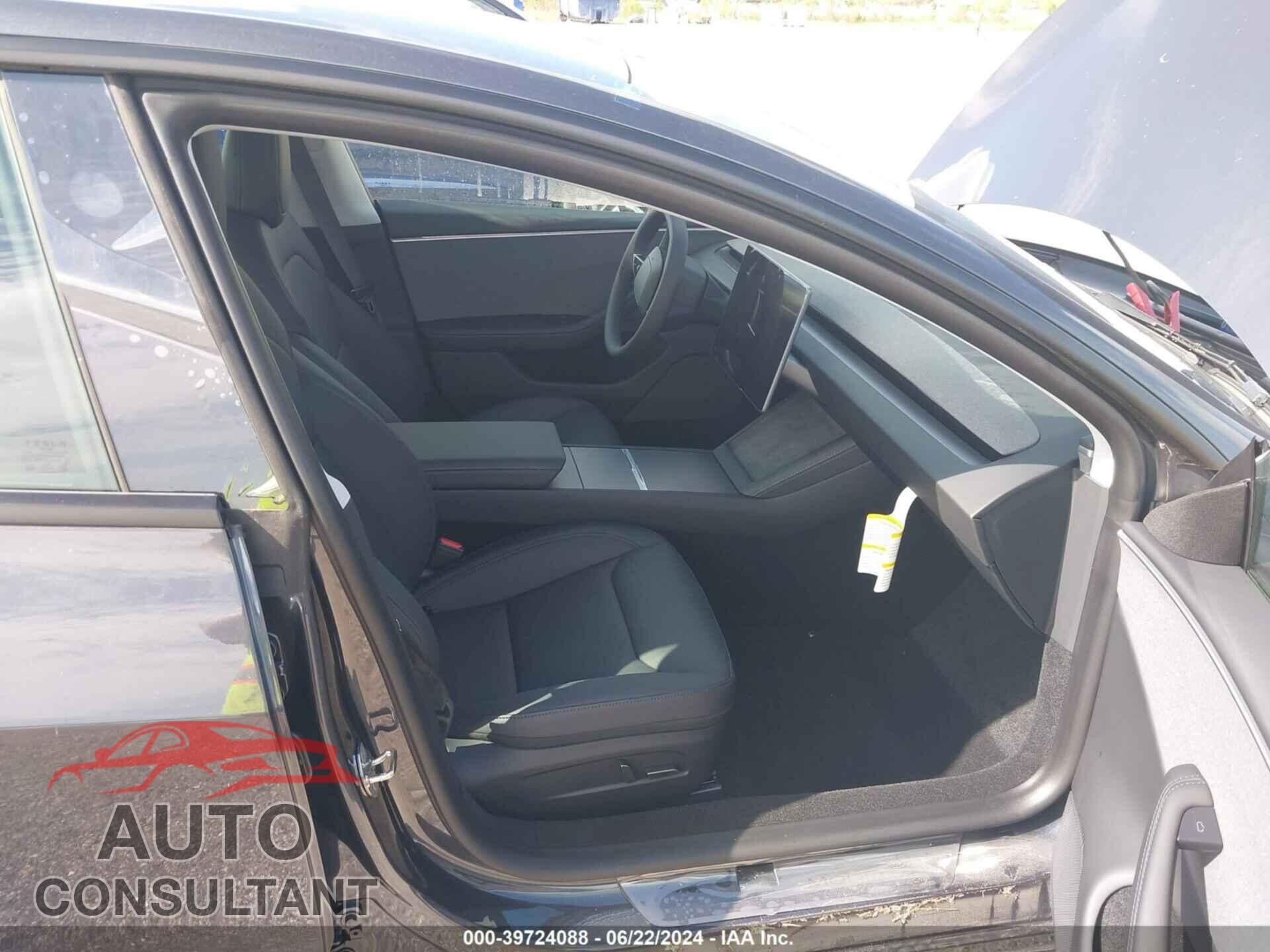 TESLA MODEL 3 2024 - 5YJ3E1EA6RF751608