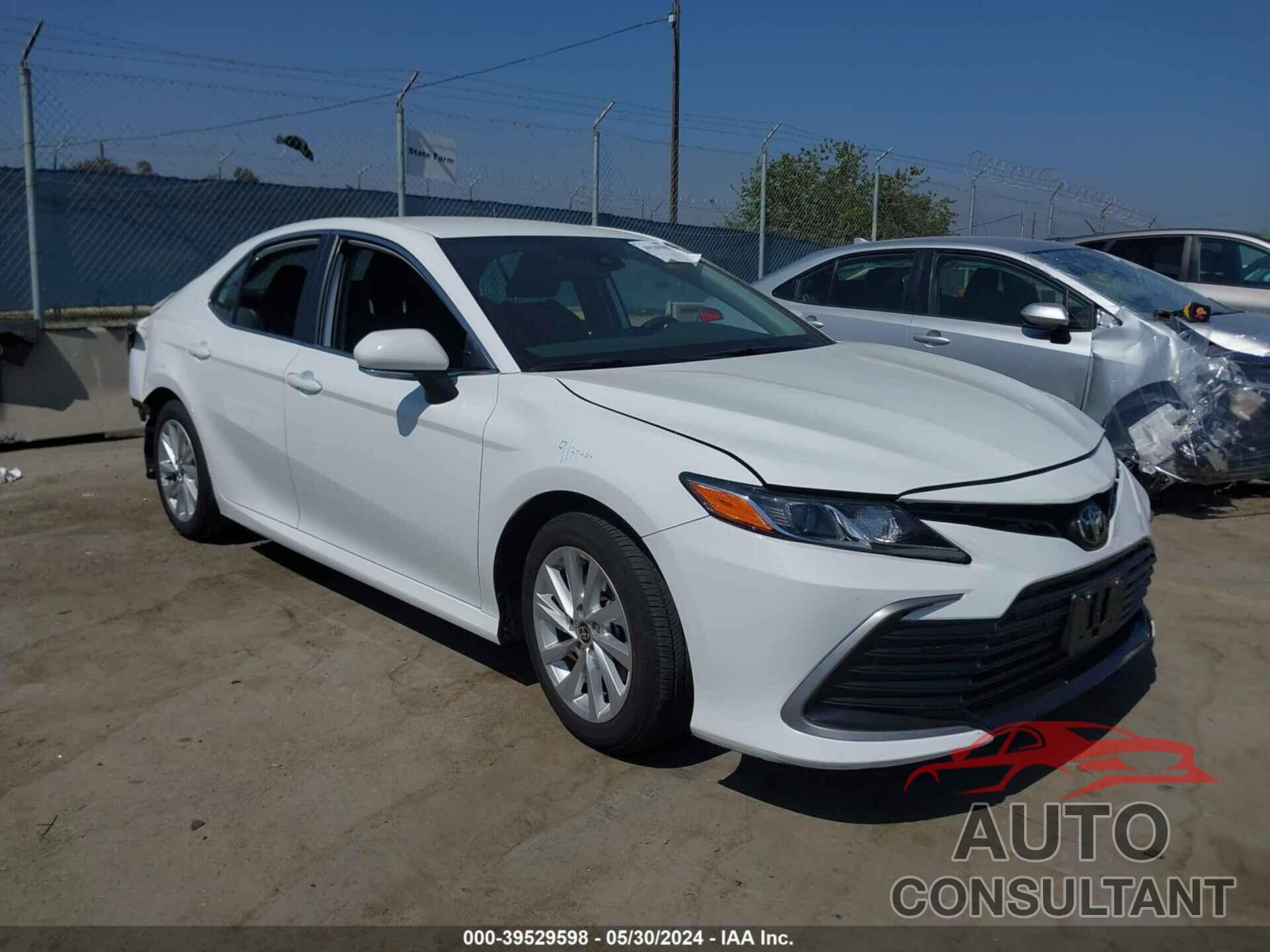 TOYOTA CAMRY 2021 - 4T1R11AKXMU608581