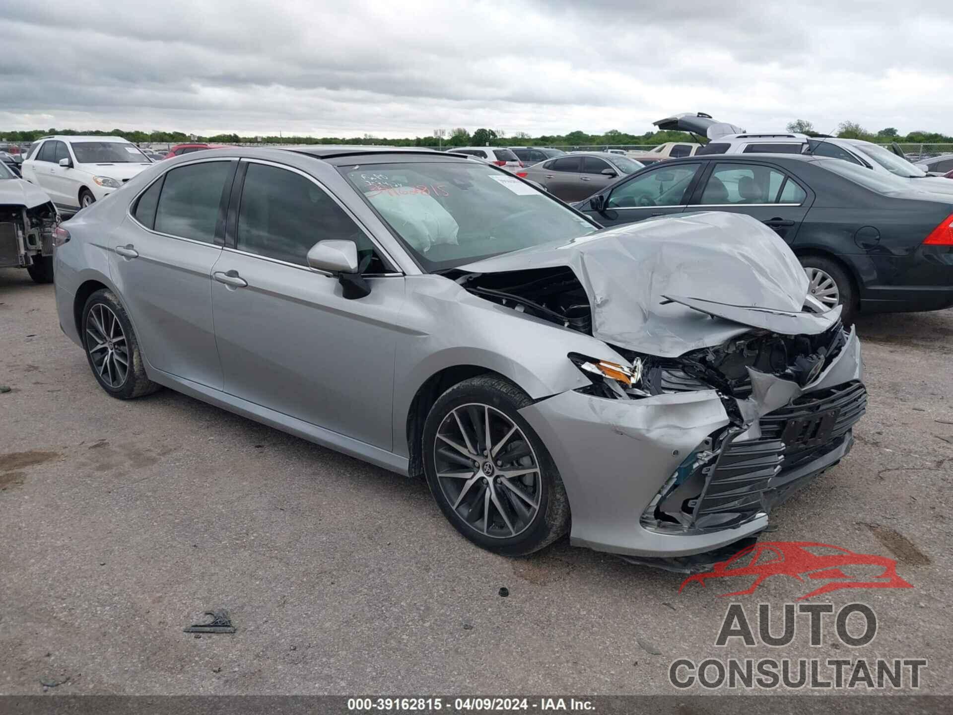TOYOTA CAMRY 2021 - 4T1F11AKXMU467305
