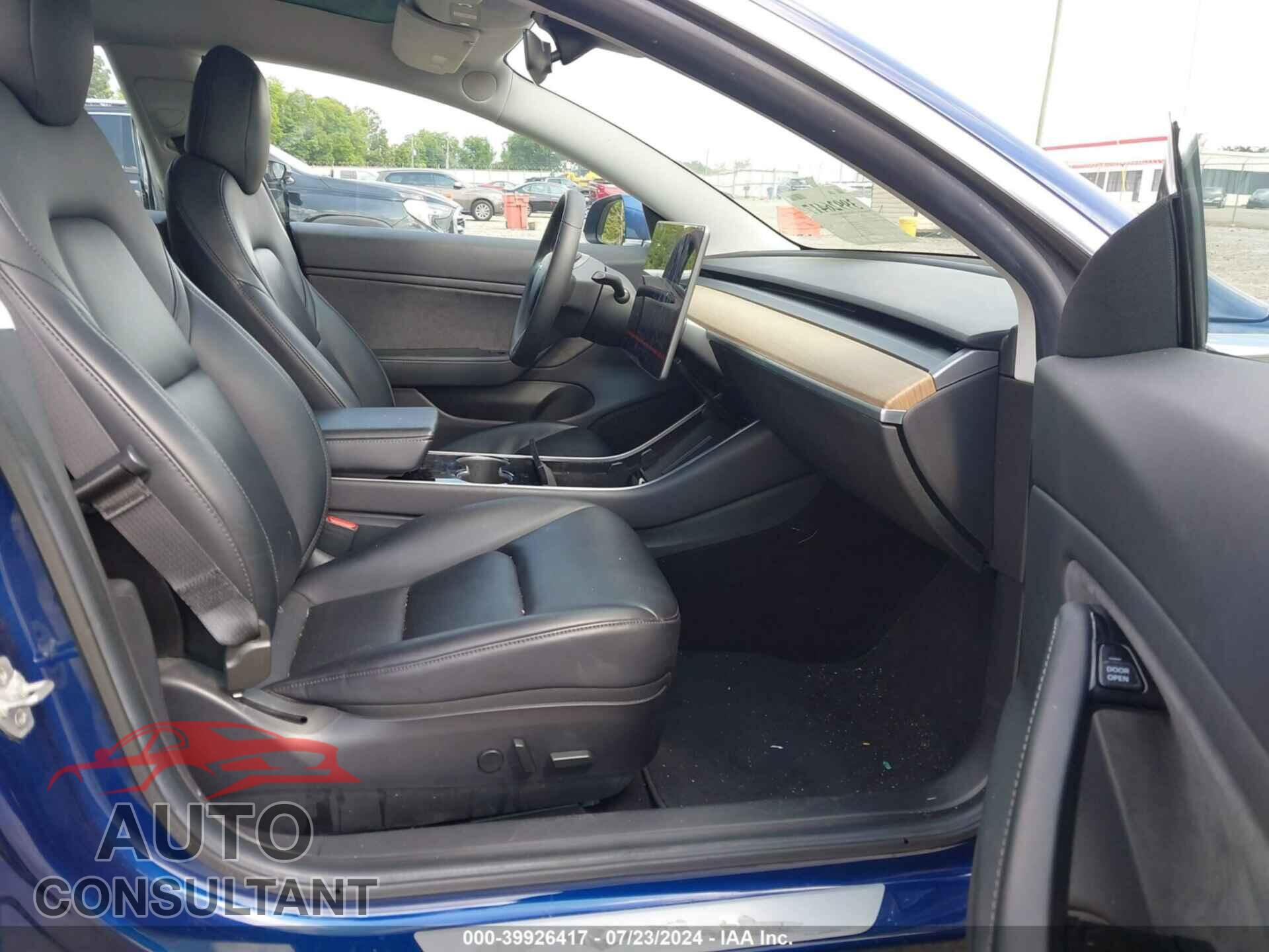 TESLA MODEL 3 2019 - 5YJ3E1EB7KF442129