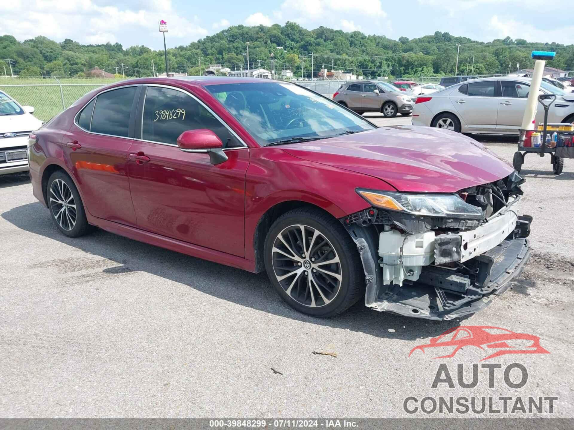 TOYOTA CAMRY 2018 - 4T1B11HK1JU661365