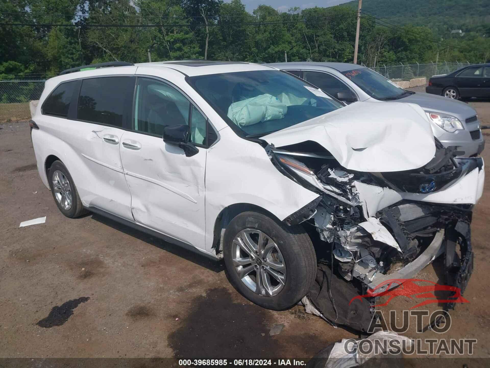 TOYOTA SIENNA 2022 - 5TDDSKFC9NS045791