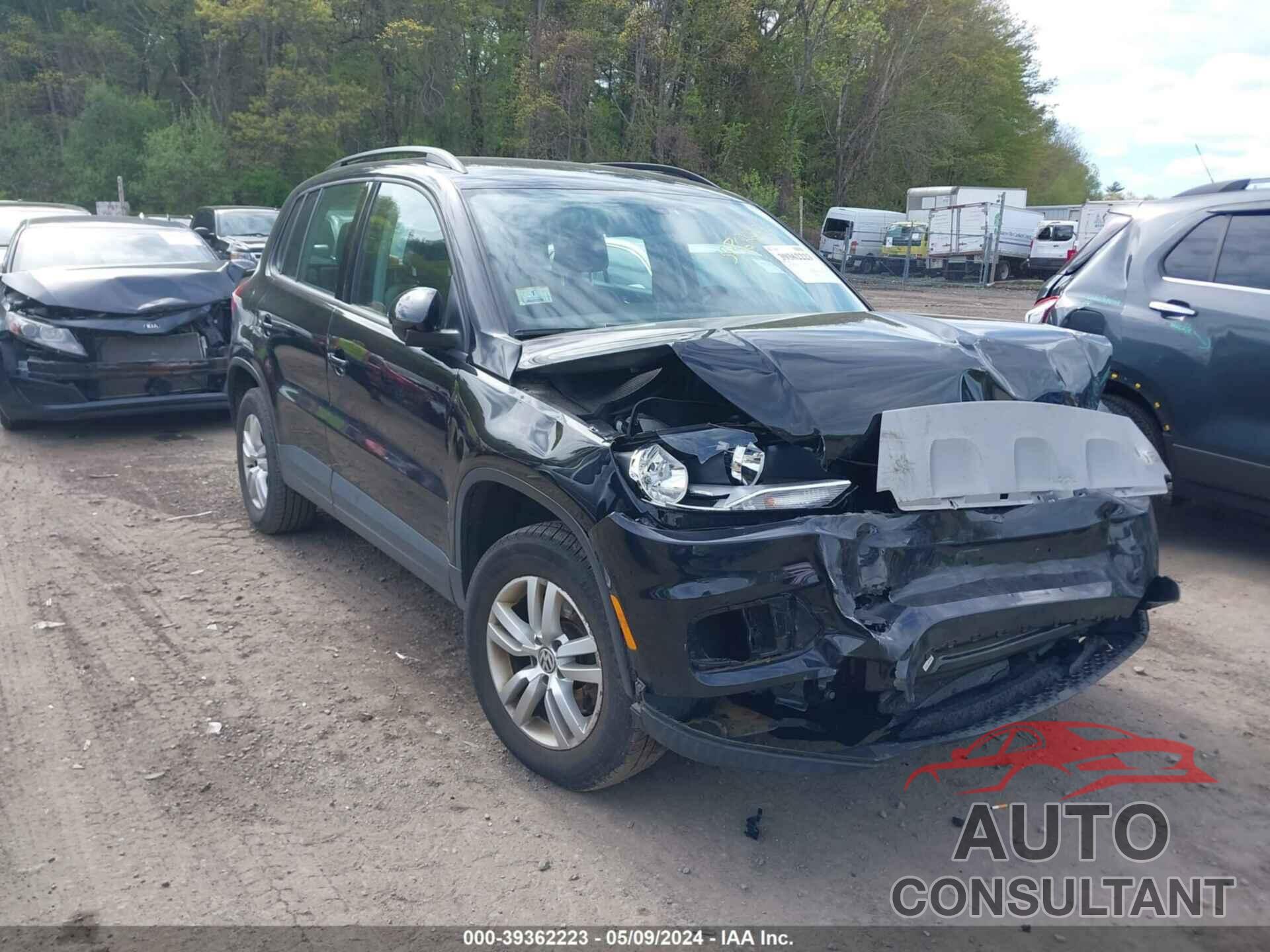 VOLKSWAGEN TIGUAN 2017 - WVGBV7AX3HK021273