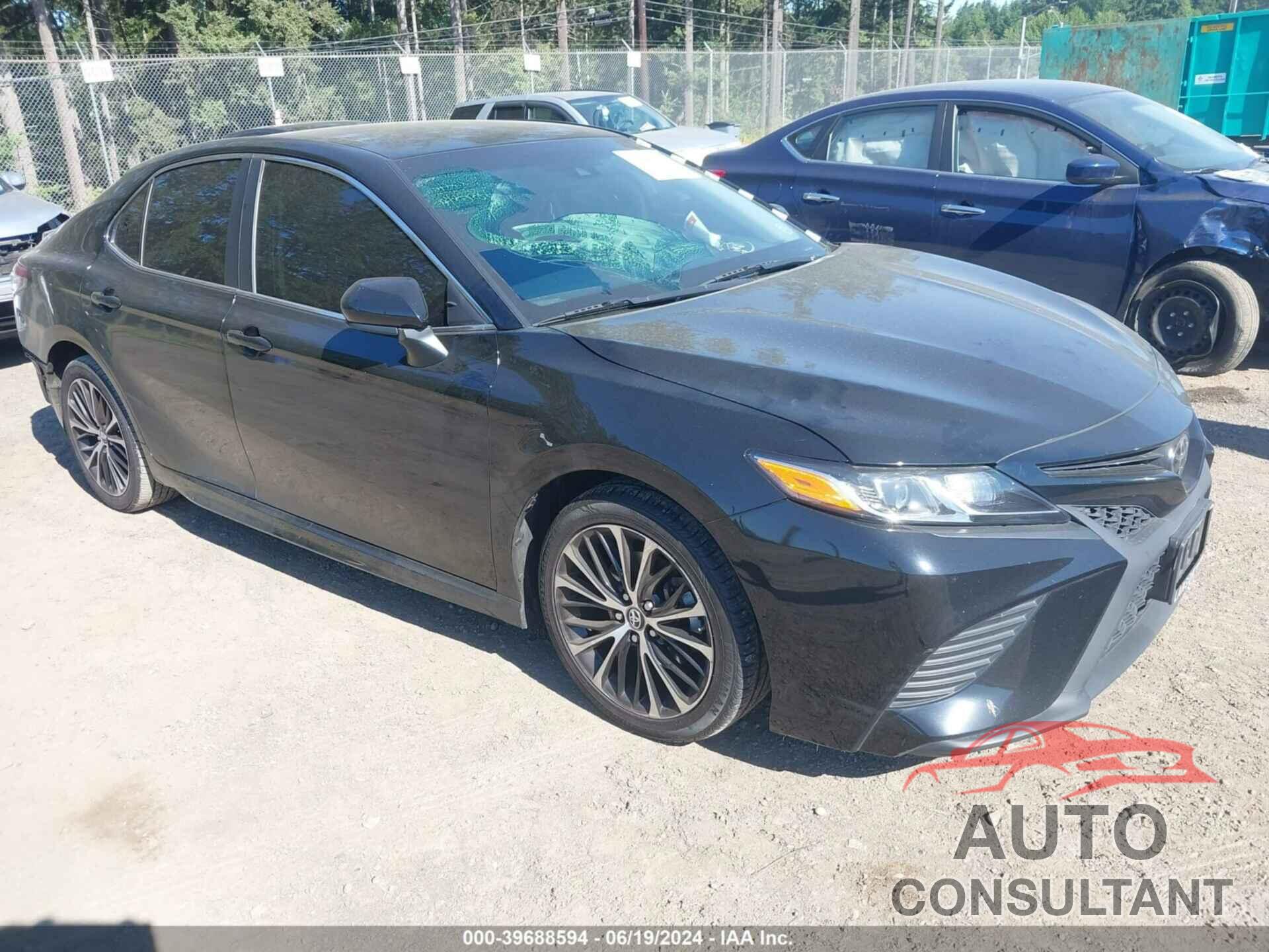 TOYOTA CAMRY 2018 - 4T1B11HK5JU555467