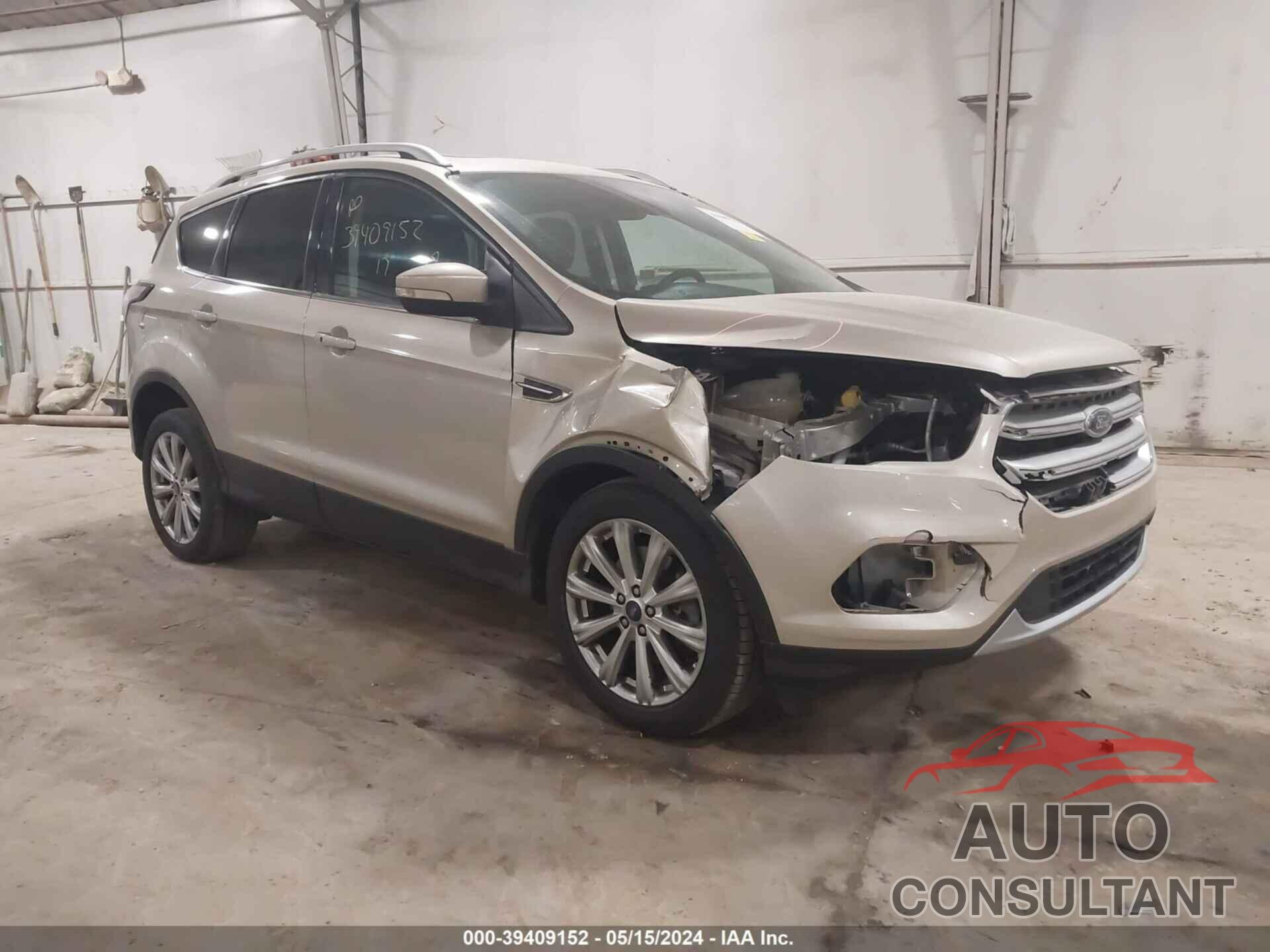 FORD ESCAPE 2017 - 1FMCU9J93HUF10121