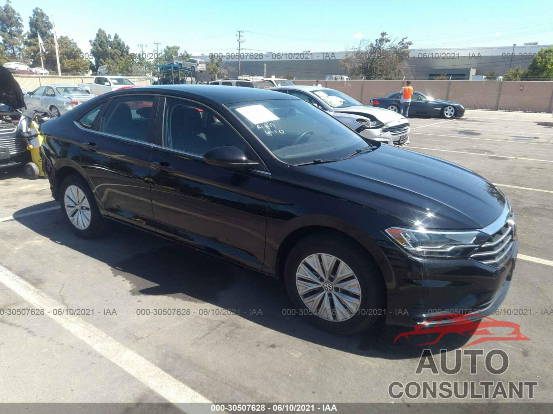 VOLKSWAGEN JETTA 2019 - 3VWC57BU9KM206762