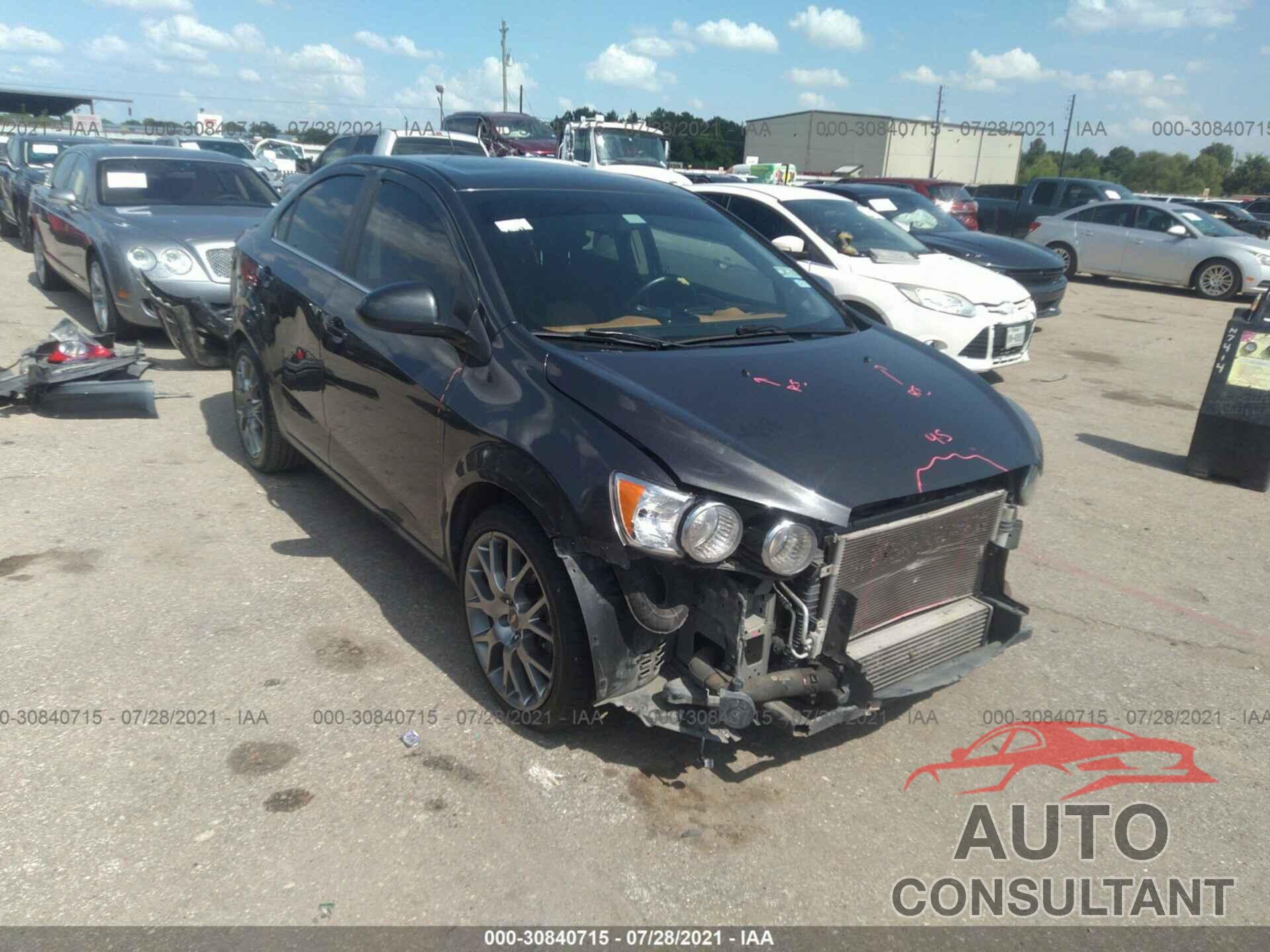 CHEVROLET SONIC 2016 - 1G1JE5SB3G4125619