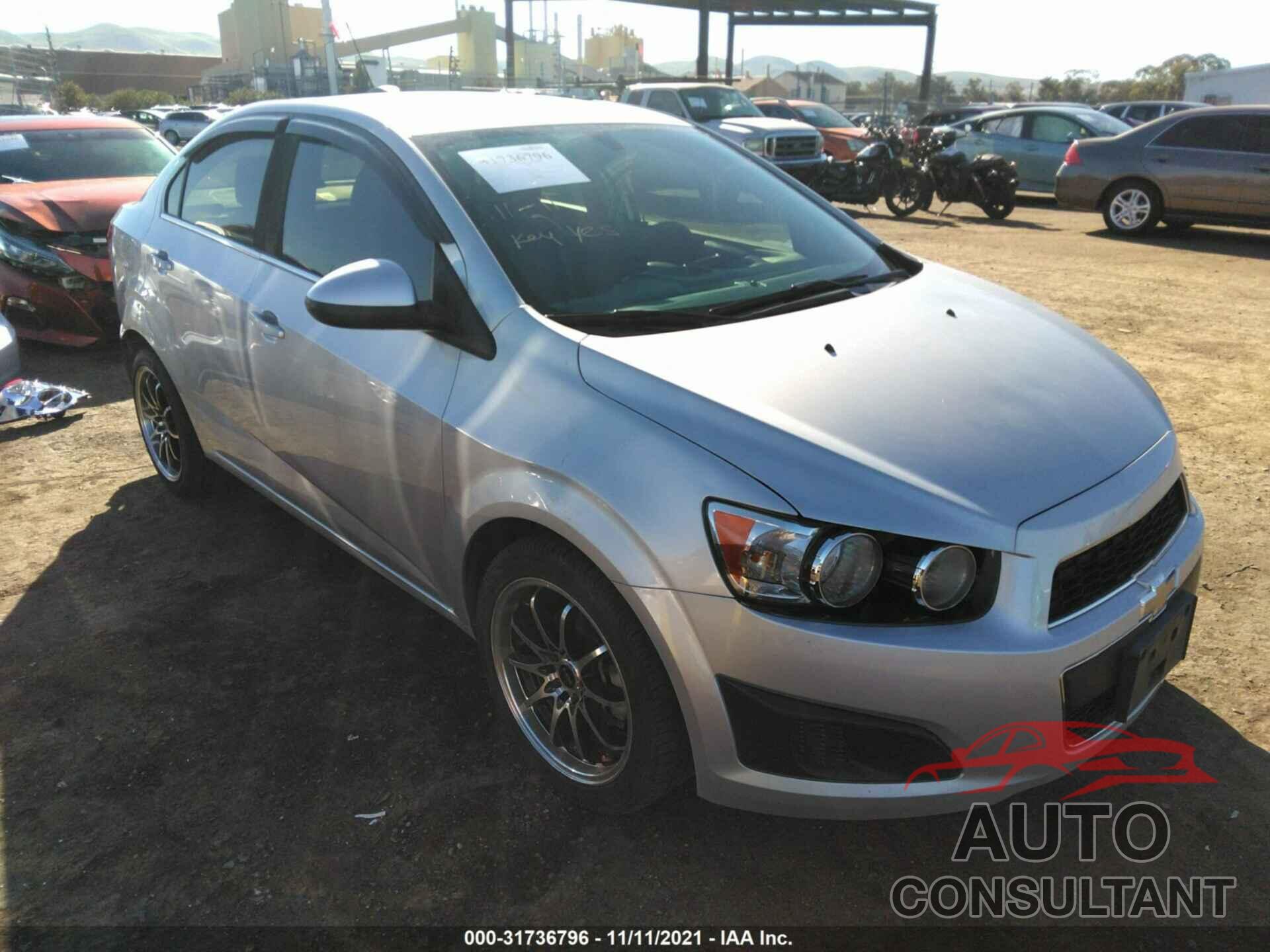 CHEVROLET SONIC 2016 - 1G1JC5SG3G4138954