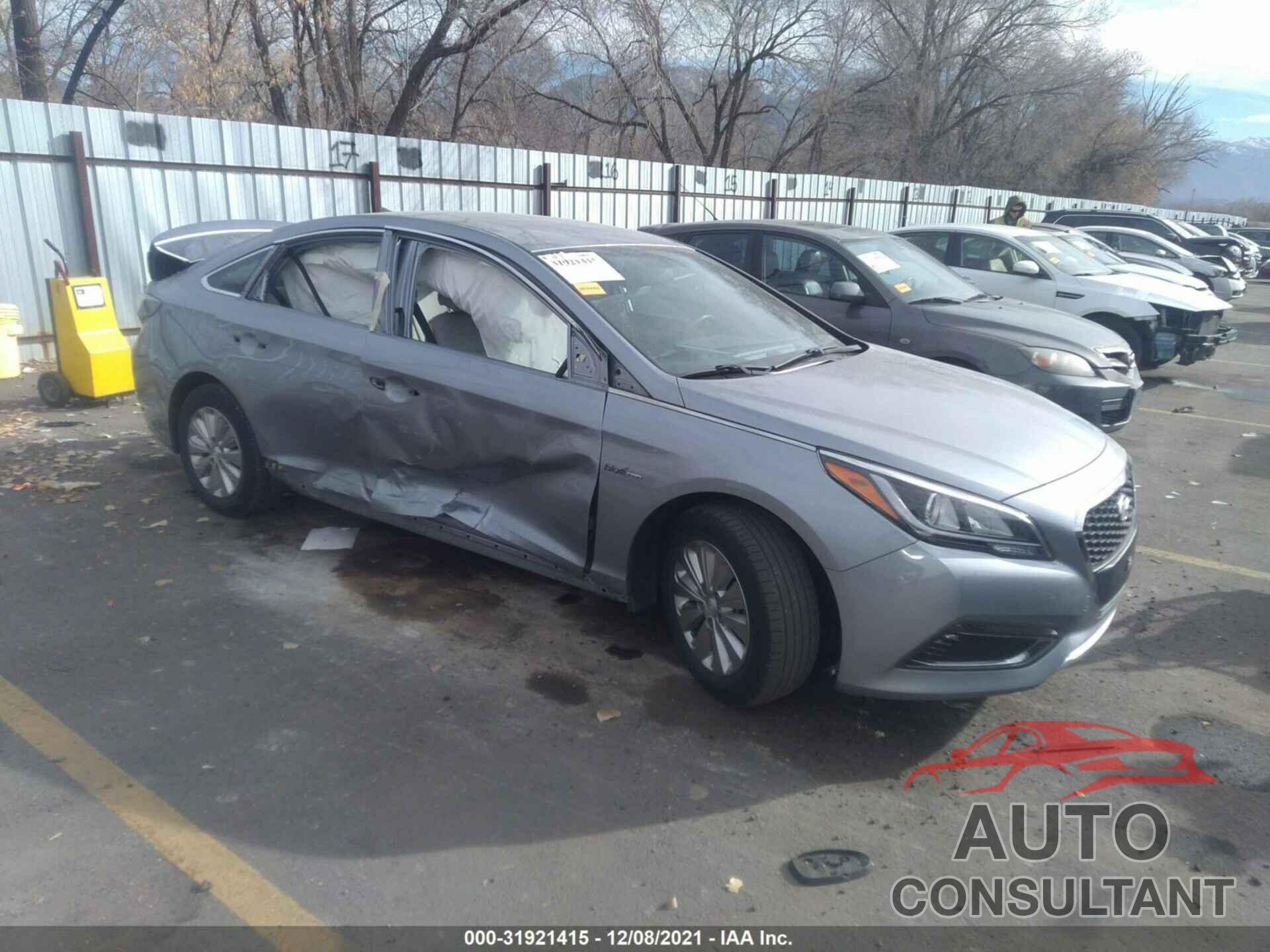 HYUNDAI SONATA HYBRID 2017 - KMHE24L11HA047681