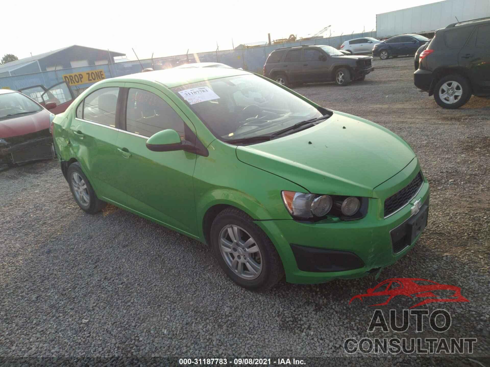 CHEVROLET SONIC 2016 - 1G1JC5SB8G4101404