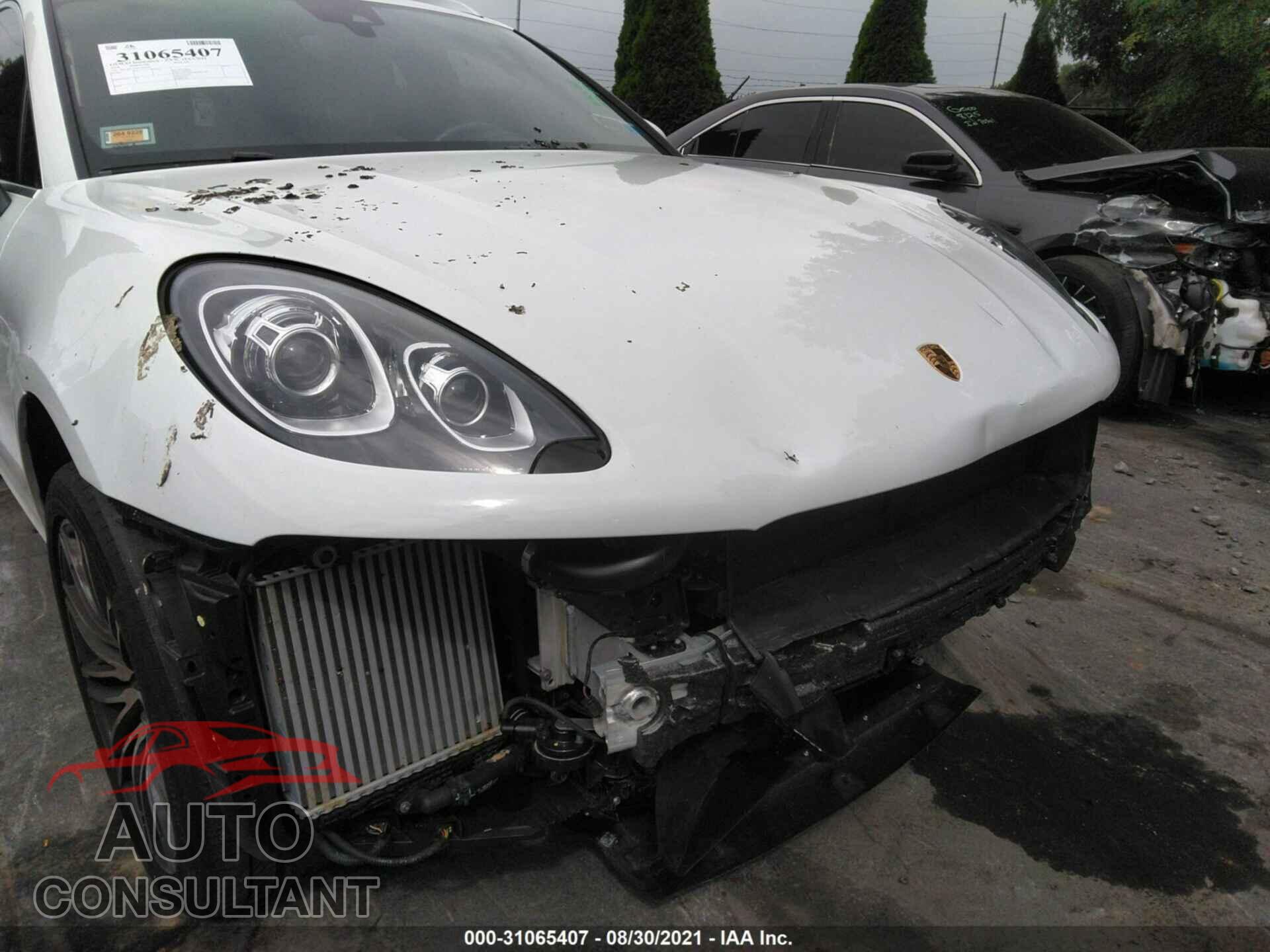 PORSCHE MACAN 2016 - WP1AF2A58GLB90095