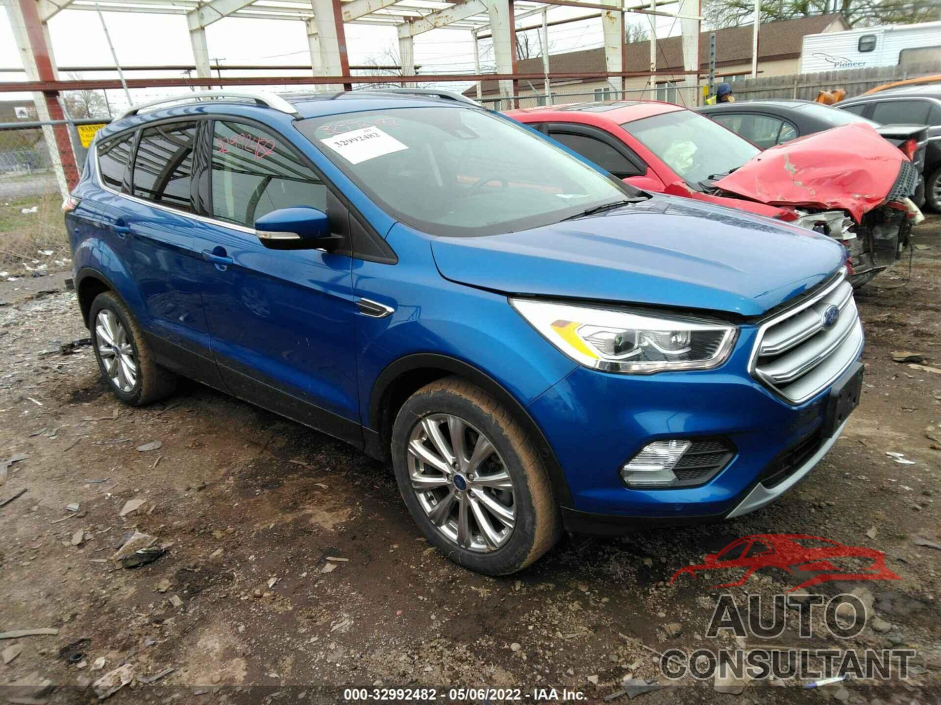 FORD ESCAPE 2017 - 1FMCU9J9XHUA77736
