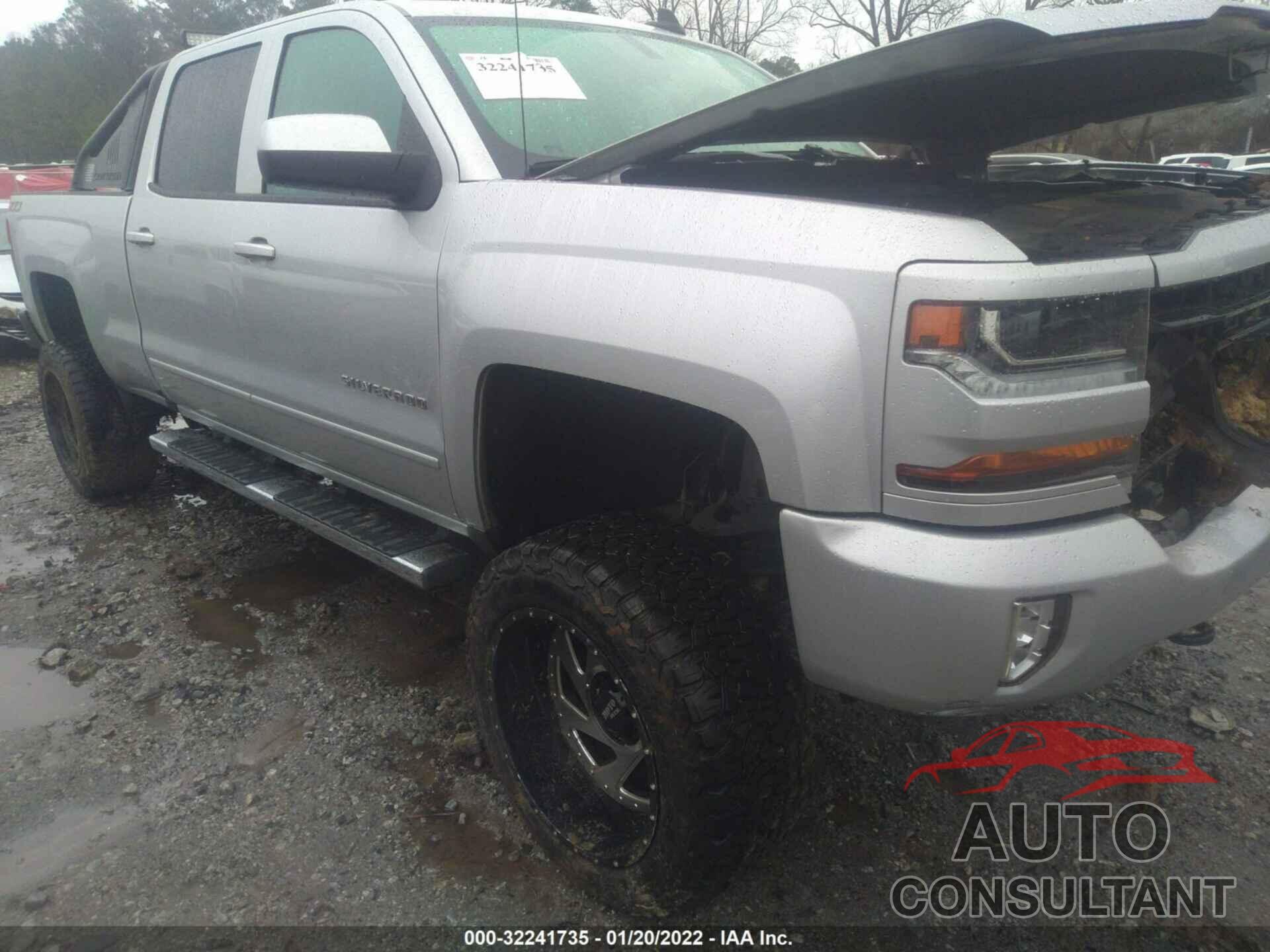 CHEVROLET SILVERADO 1500 2018 - 1GCUKREC6JF114120