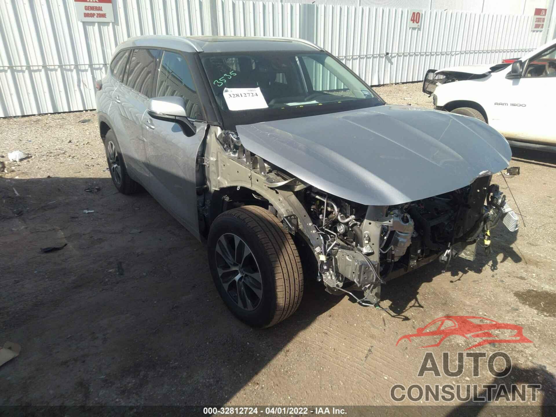 TOYOTA HIGHLANDER 2022 - 5TDGZRAH3NS111319