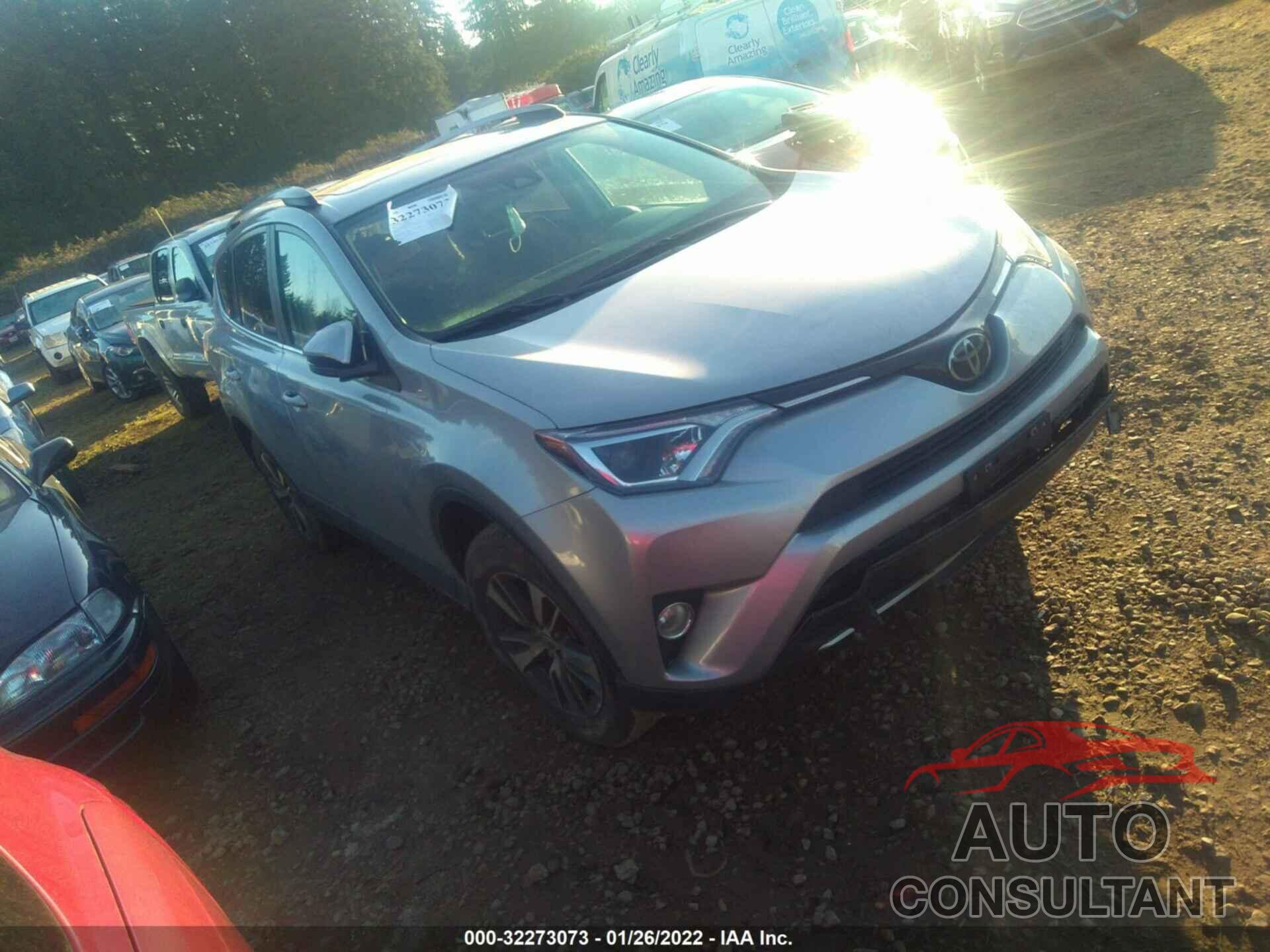 TOYOTA RAV4 2018 - 2T3RFREV1JW711881