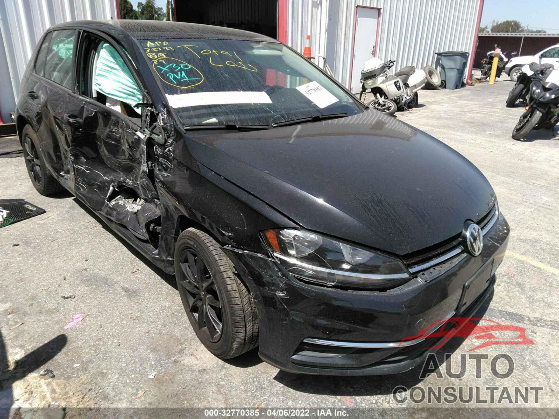 VOLKSWAGEN GOLF 2018 - 3VWG17AU3JM263083