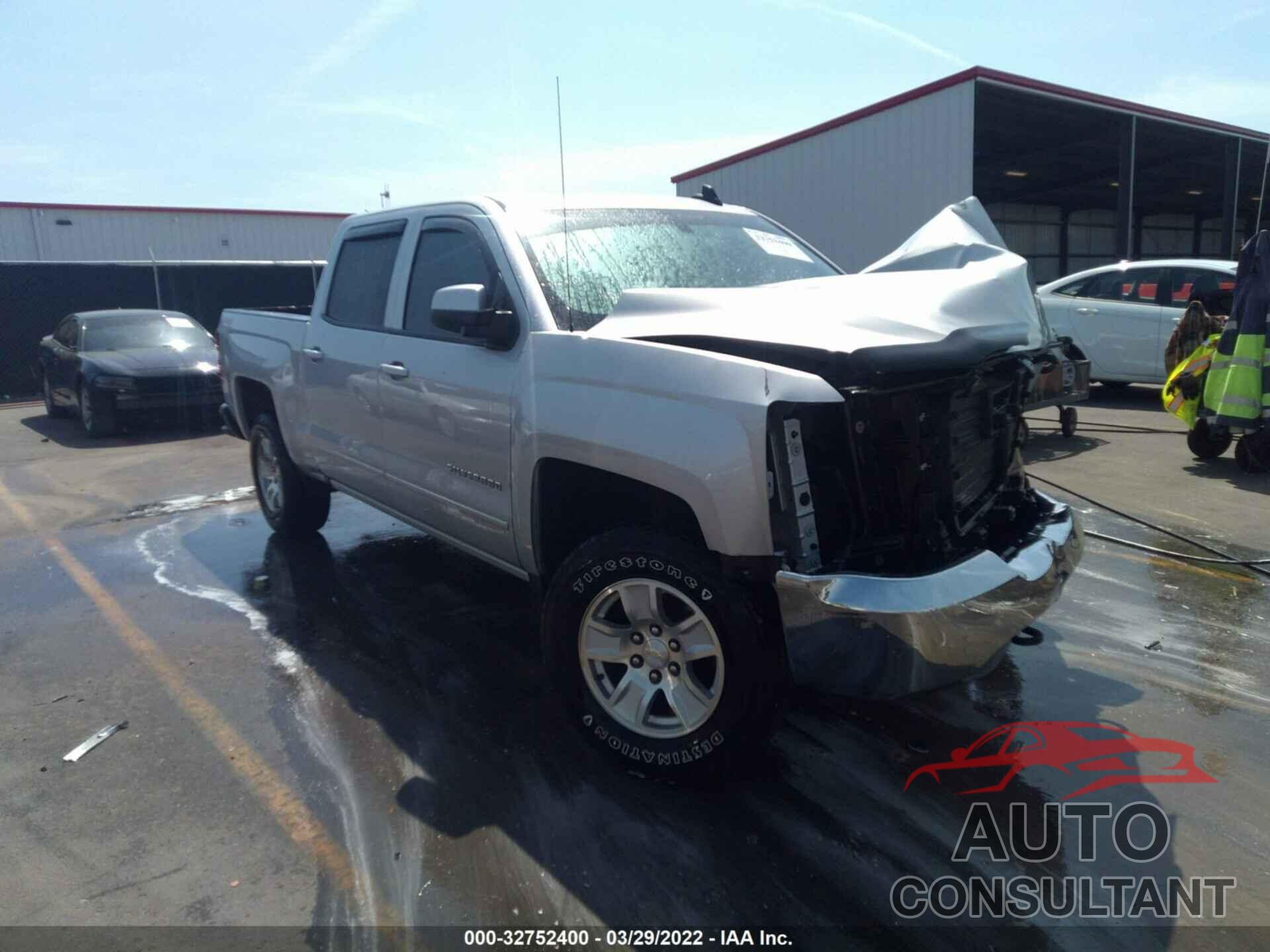 CHEVROLET SILVERADO 1500 2018 - 3GCUKREC1JG237399