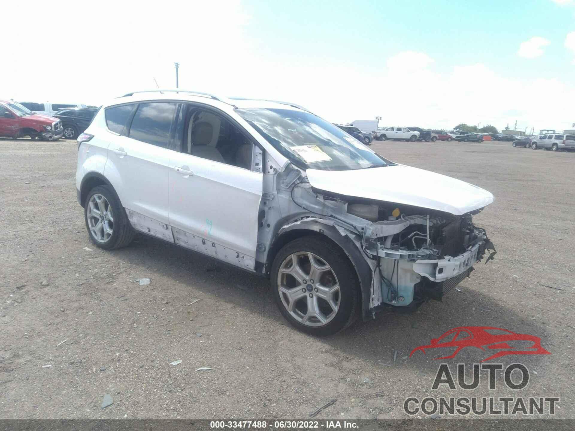 FORD ESCAPE 2018 - 1FMCU9J93JUD61649