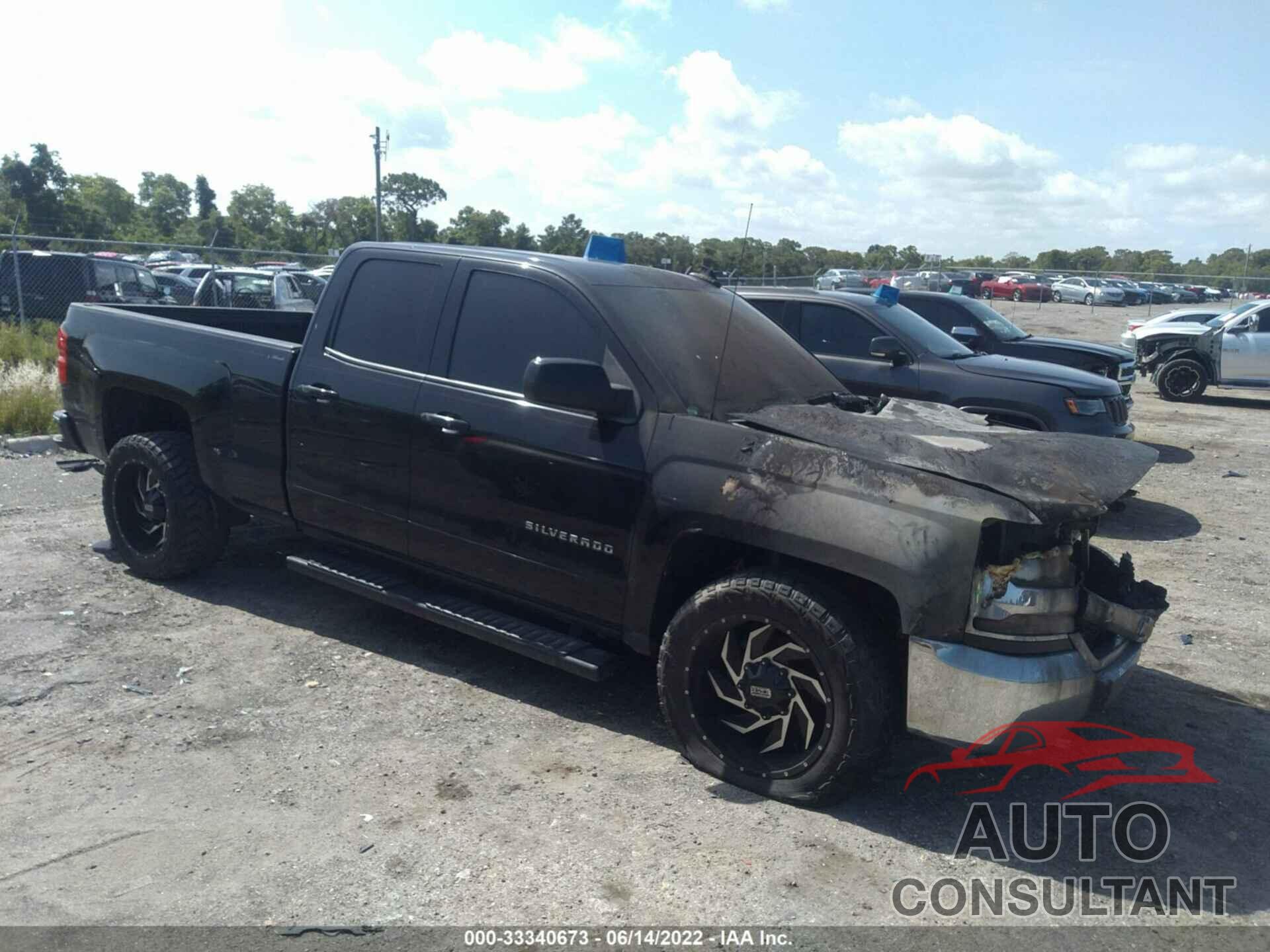 CHEVROLET SILVERADO 1500 2018 - 1GCRCREC5JZ179591