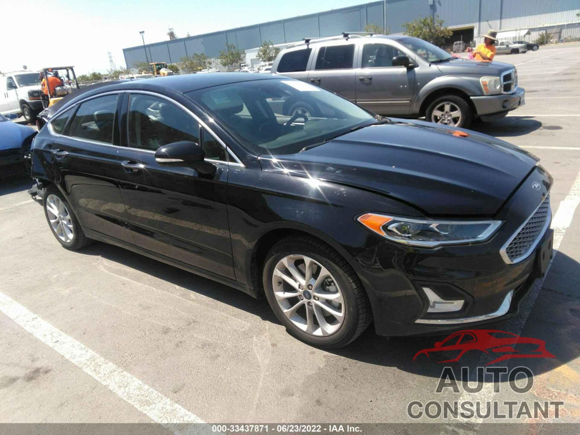 FORD FUSION ENERGI 2019 - 3FA6P0SU7KR211033