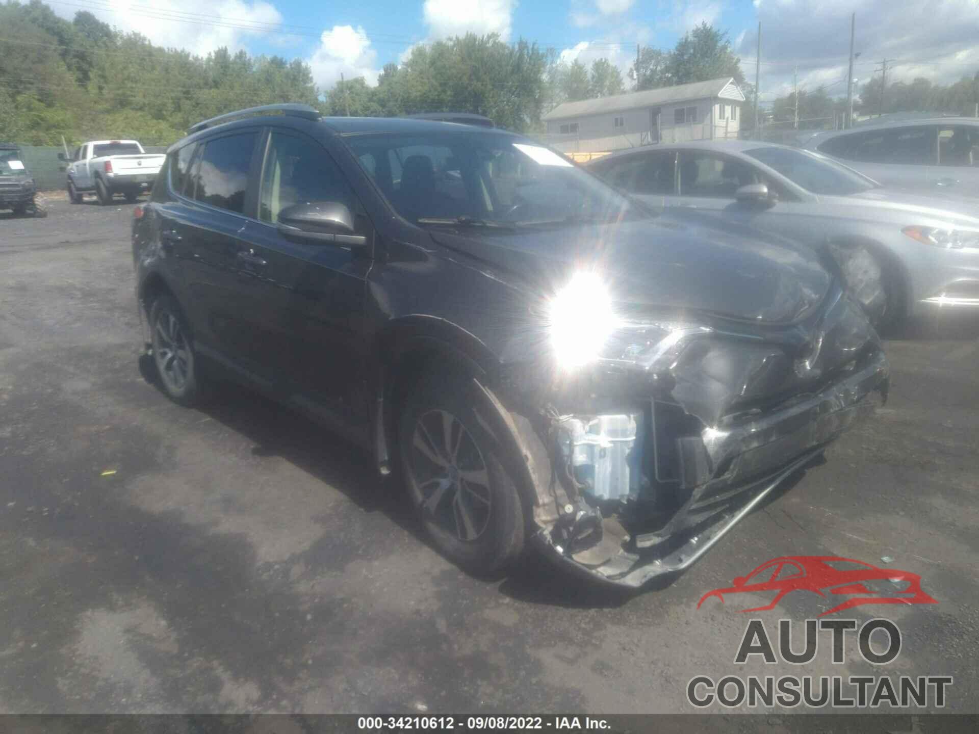 TOYOTA RAV4 2018 - JTMRFREV8JJ224336