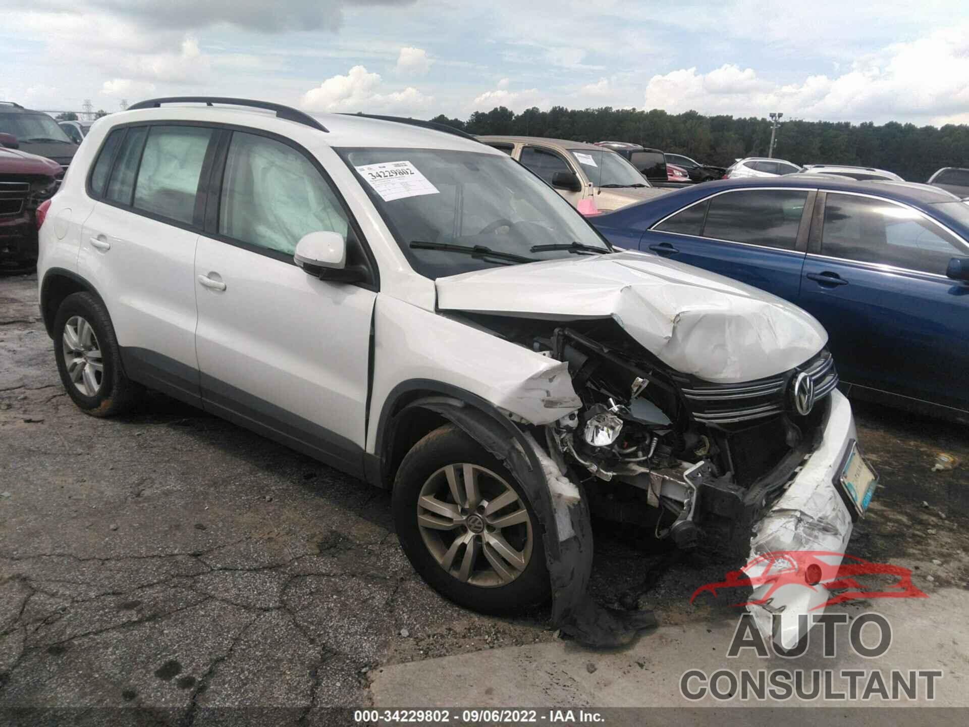 VOLKSWAGEN TIGUAN 2017 - WVGAV7AX4HK002825