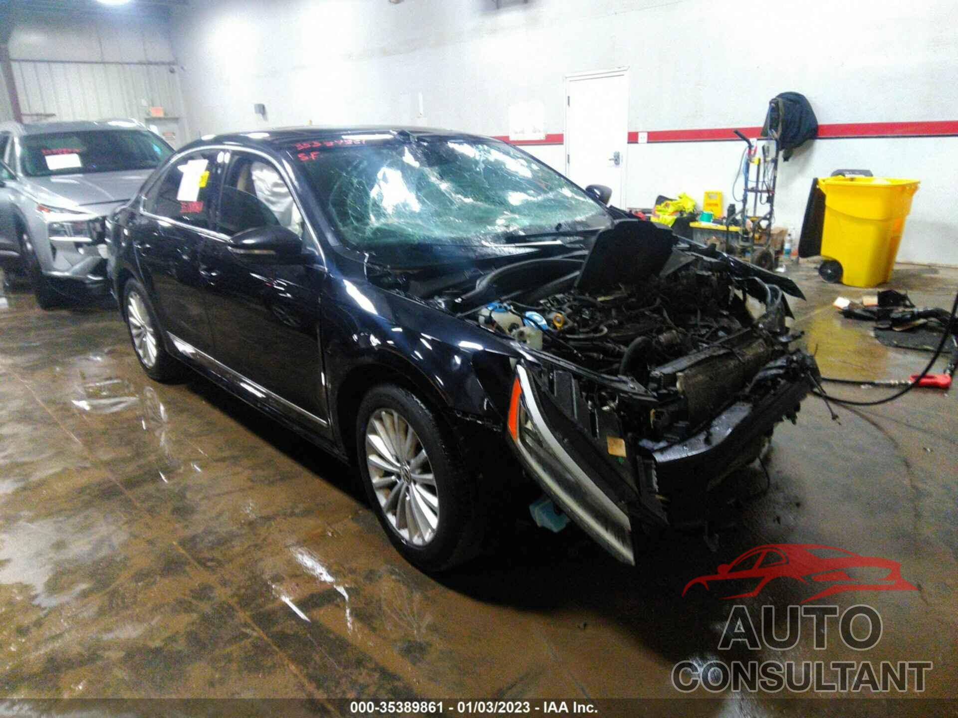 VOLKSWAGEN PASSAT 2017 - 1VWBT7A39HC008008