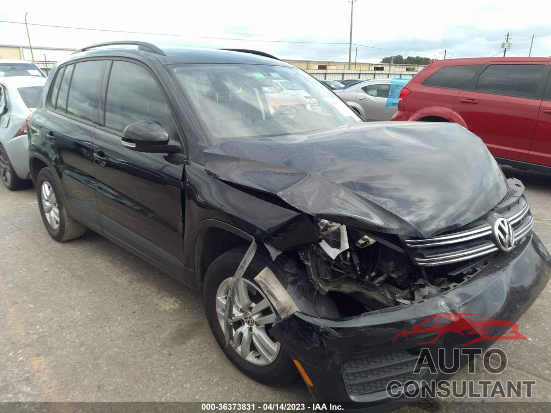 VOLKSWAGEN TIGUAN 2017 - WVGBV7AX0HW509864