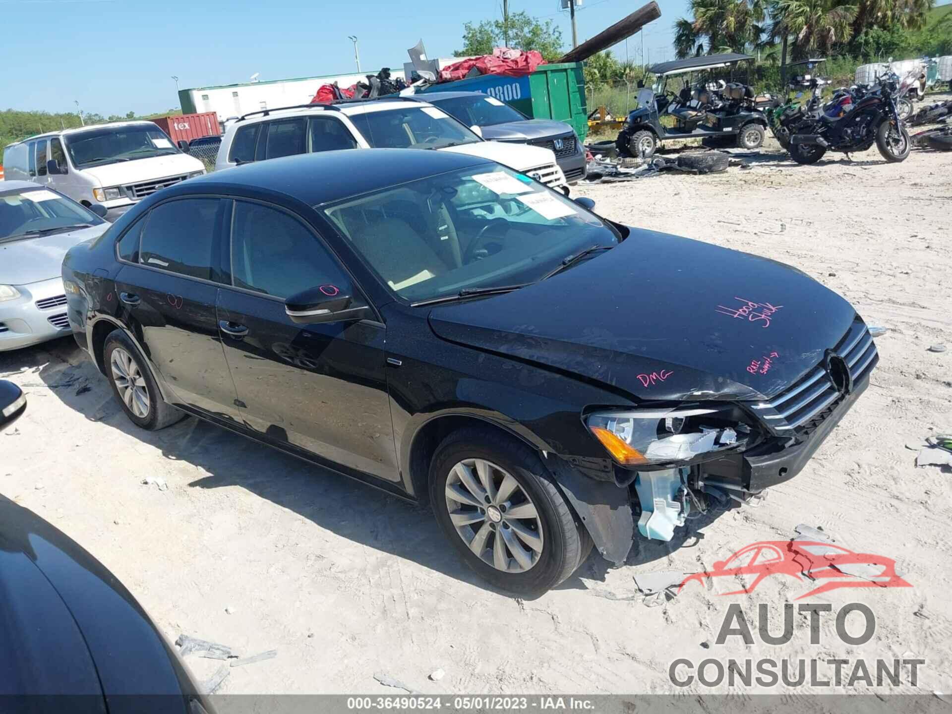 VOLKSWAGEN PASSAT 2015 - 1VWAS7A32FC055781