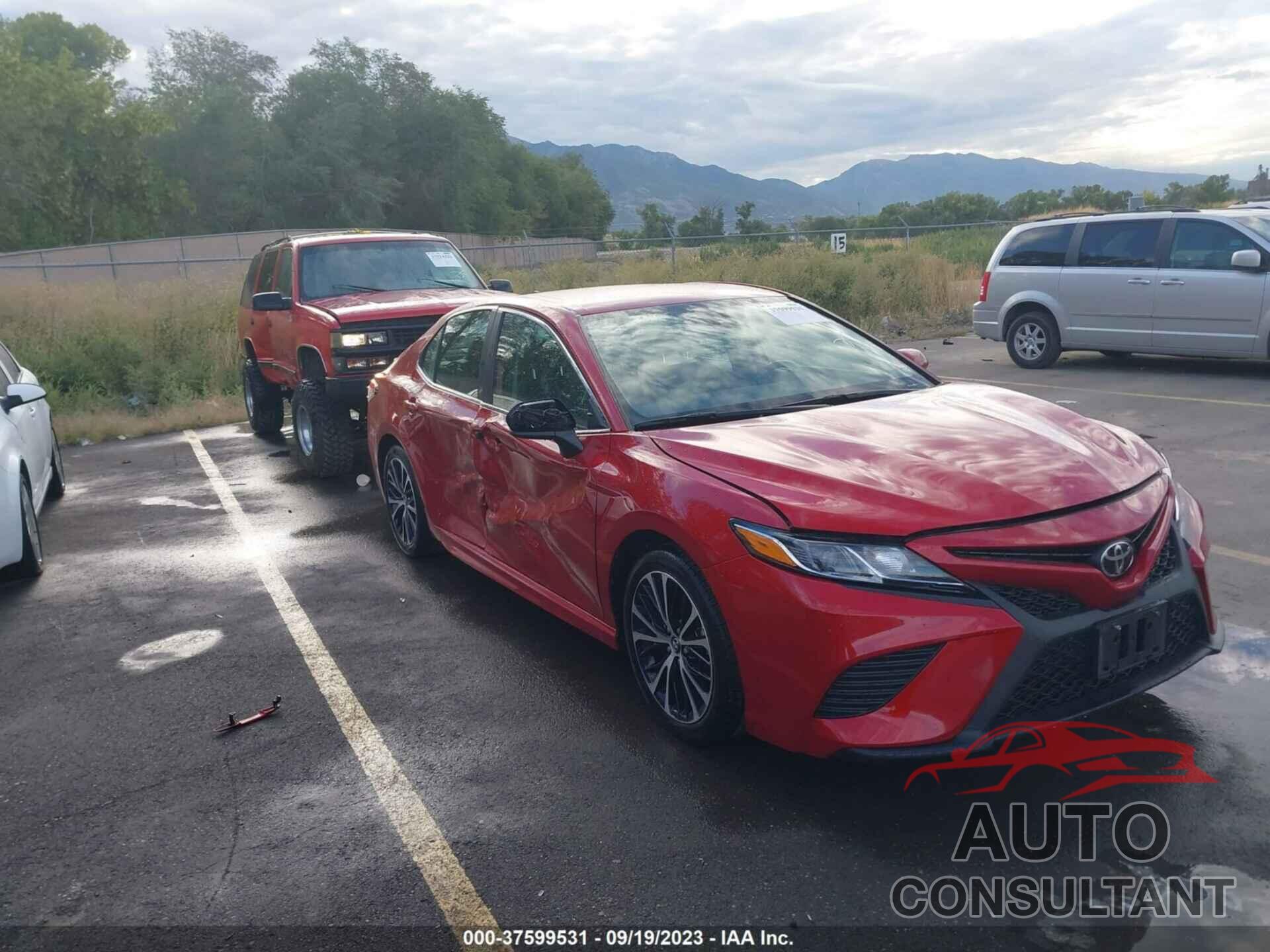 TOYOTA CAMRY 2019 - 4T1B11HK0KU163577