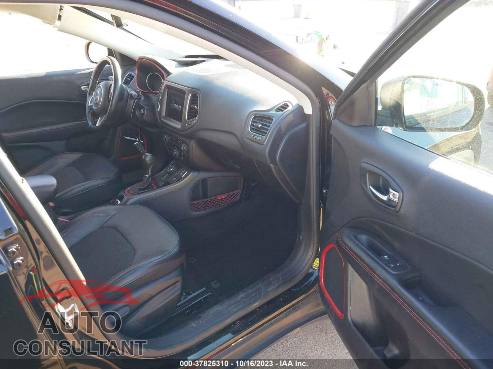 JEEP COMPASS 2020 - 3C4NJDDB2LT131749