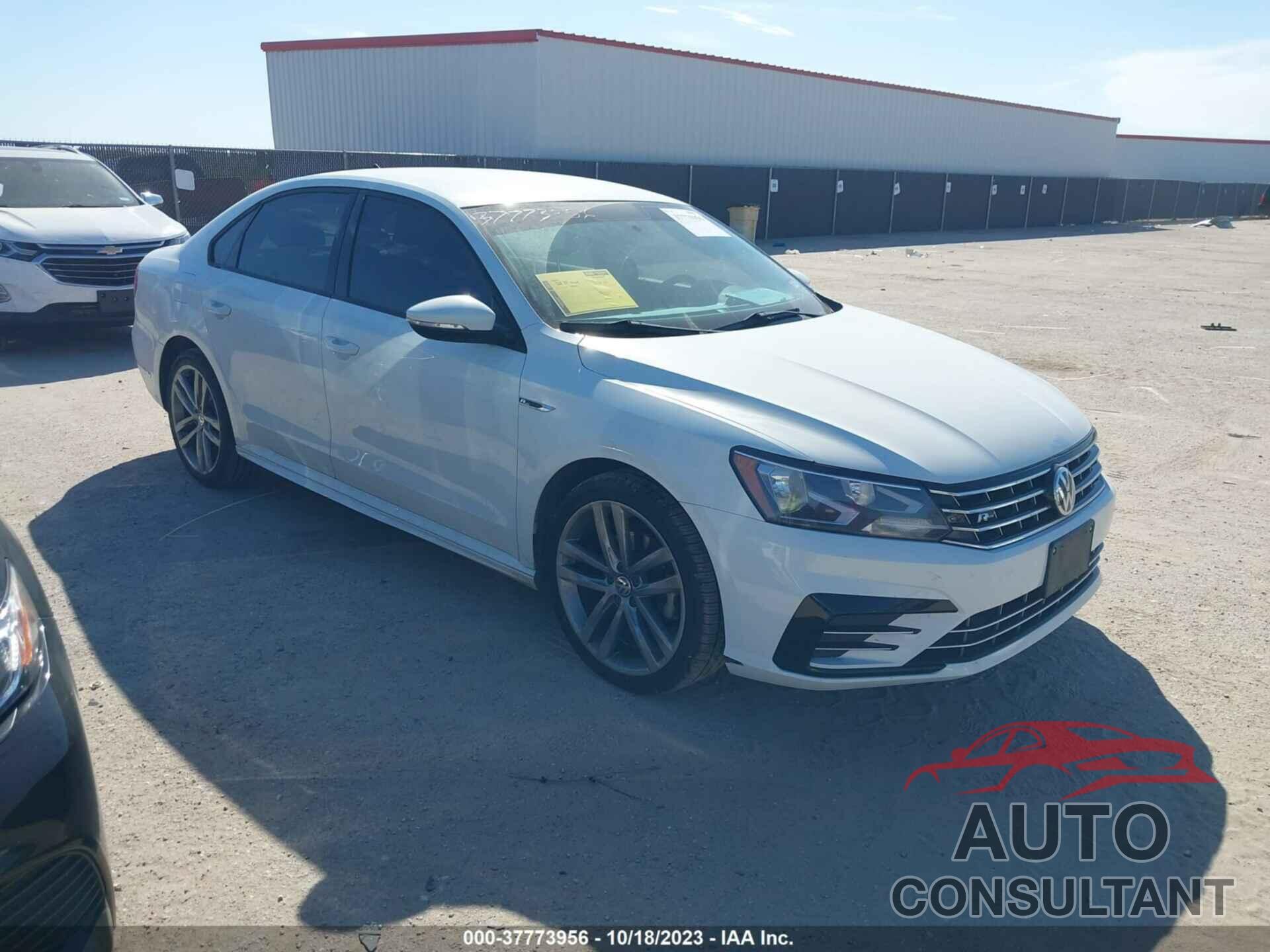 VOLKSWAGEN PASSAT 2018 - 1VWAA7A37JC005969