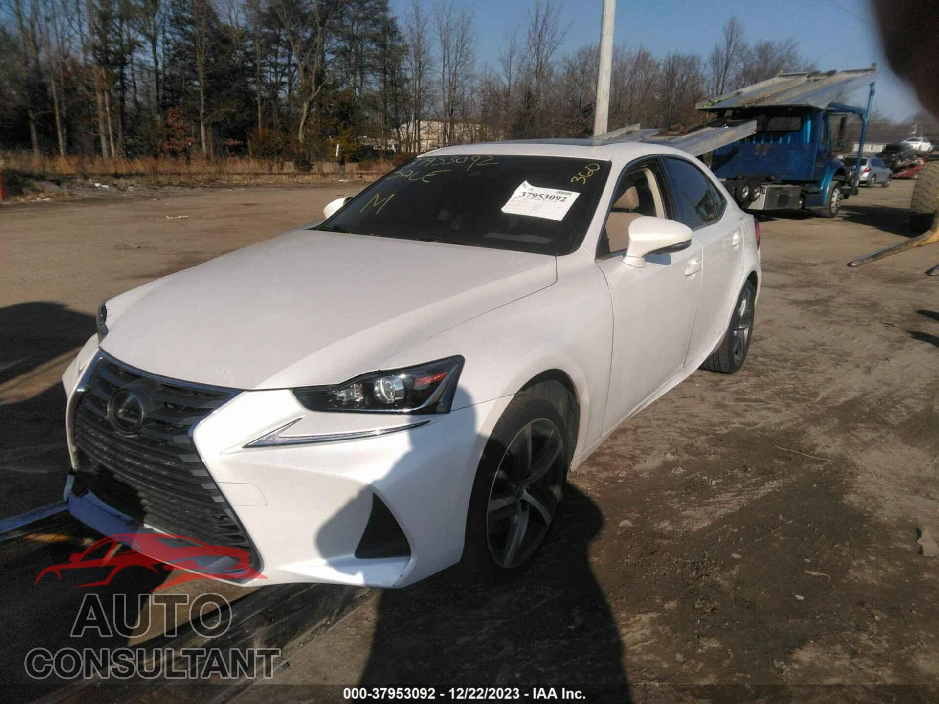 LEXUS IS 2018 - JTHC81D21J5033521