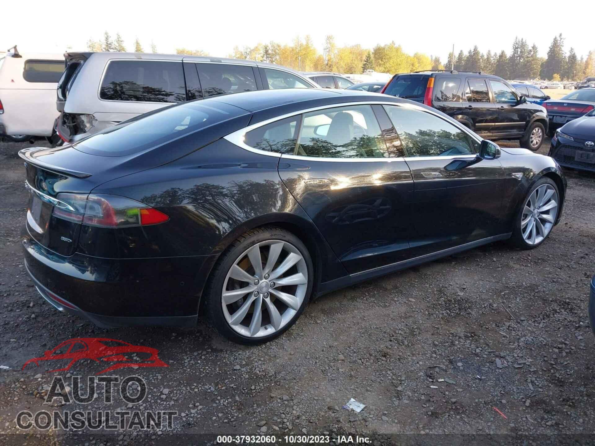 TESLA MODEL S 2015 - 5YJSA1E27FF101181