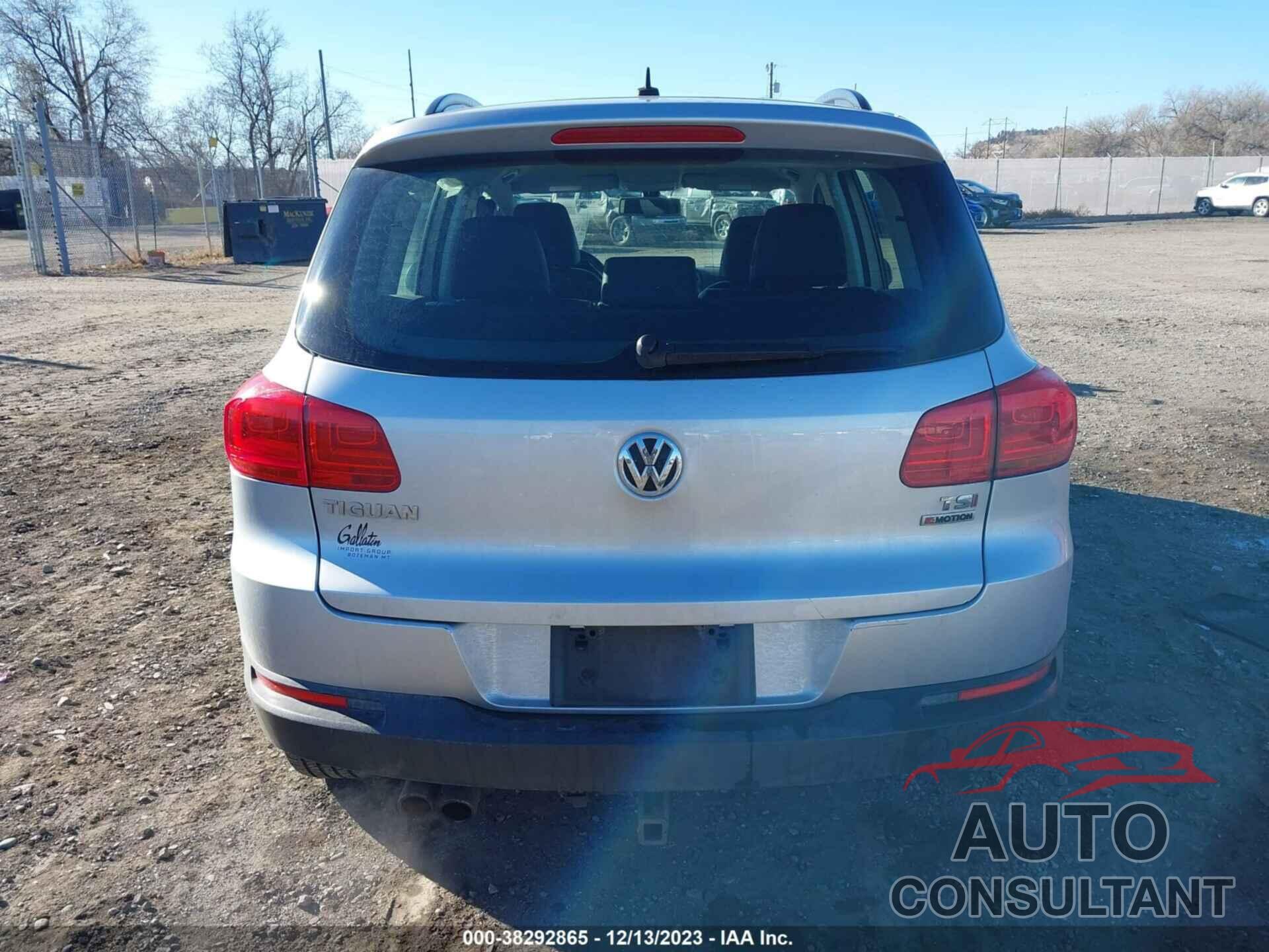 VOLKSWAGEN TIGUAN 2016 - WVGBV7AX4GW611456